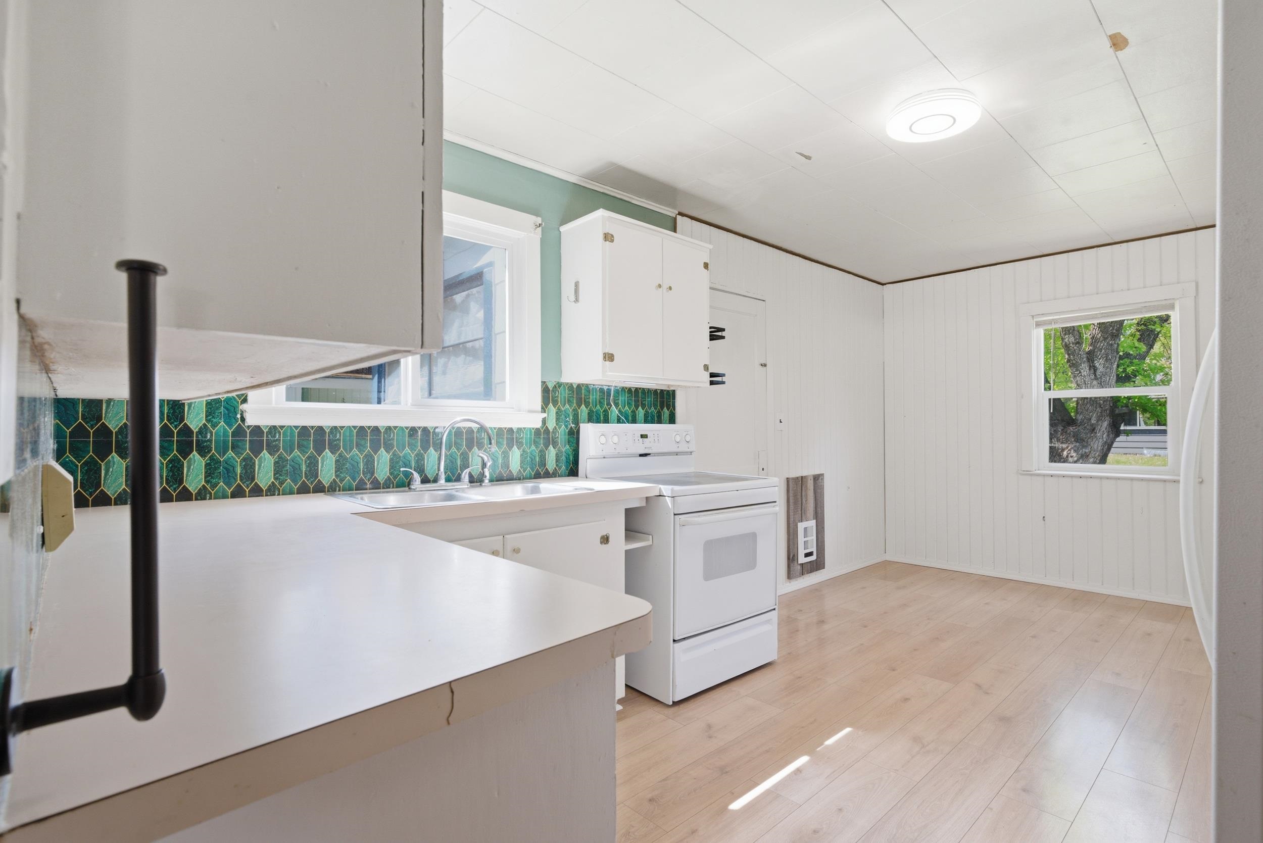 501 Larch St - Photo 11