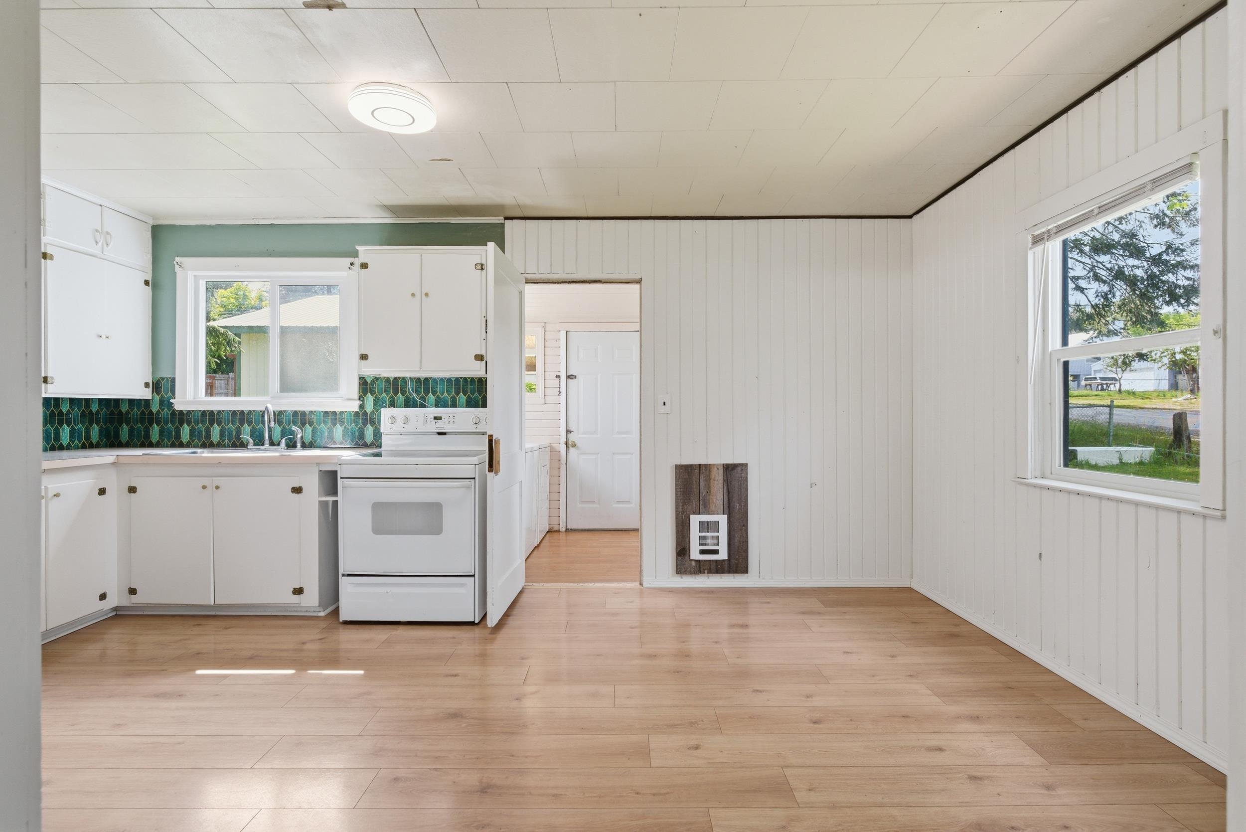 501 Larch St - Photo 7