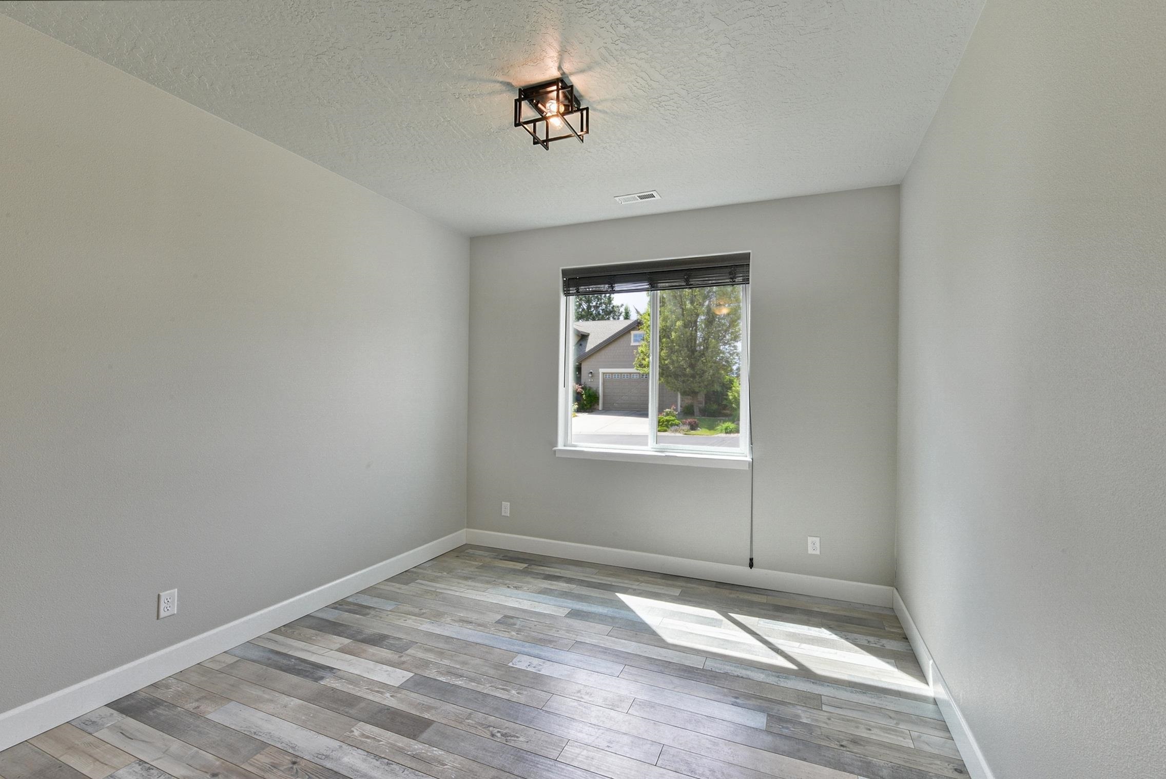 2820 W Helens Ln - Photo 12