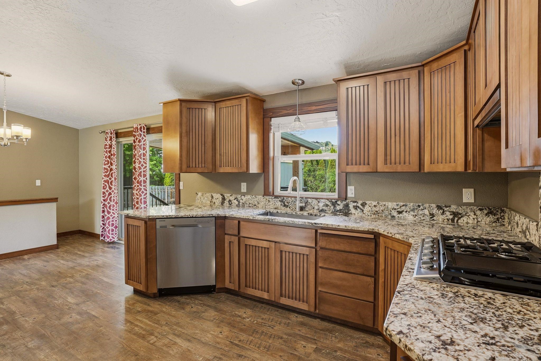 209 N Wright Blvd - Photo 16