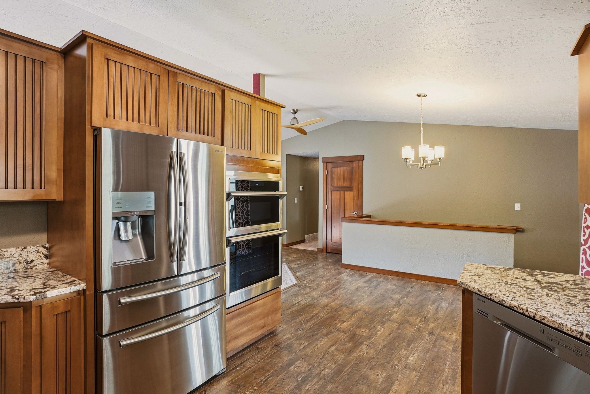 209 N Wright Blvd - Photo 17