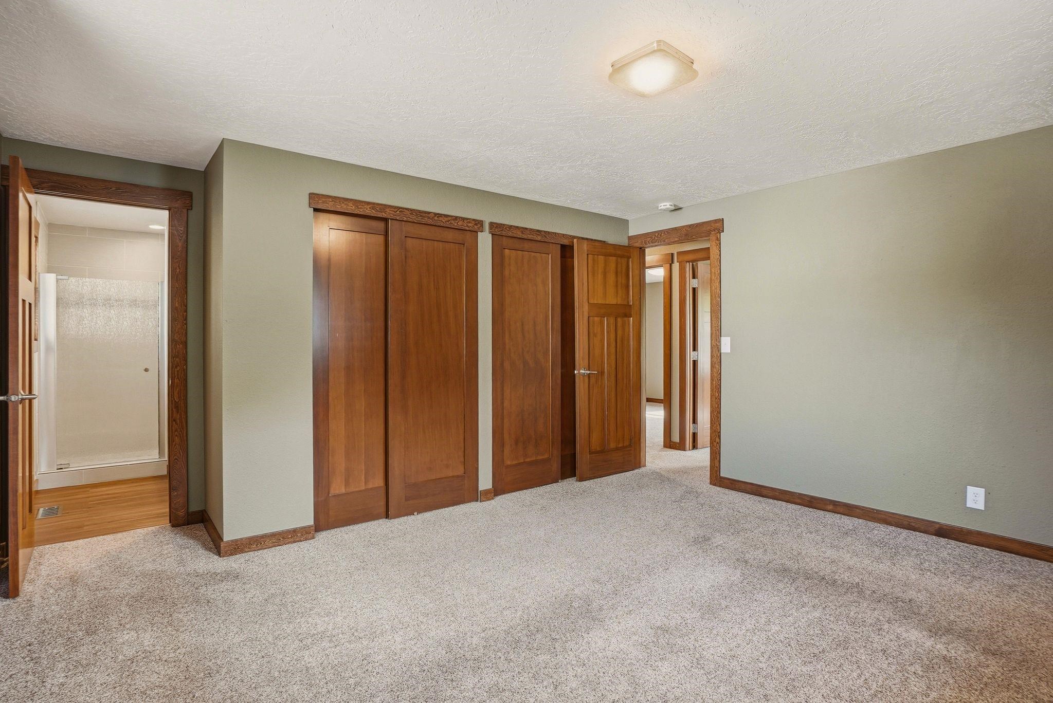 209 N Wright Blvd - Photo 18