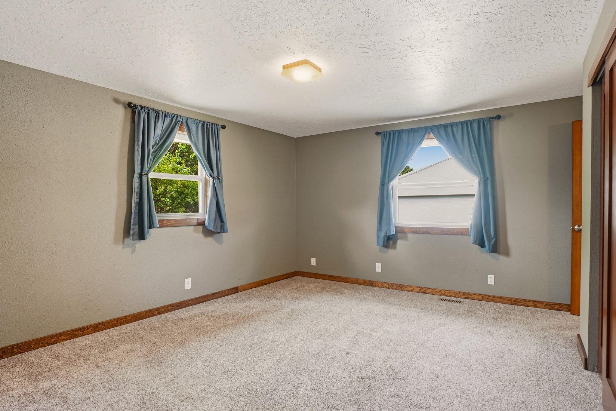 209 N Wright Blvd - Photo 19
