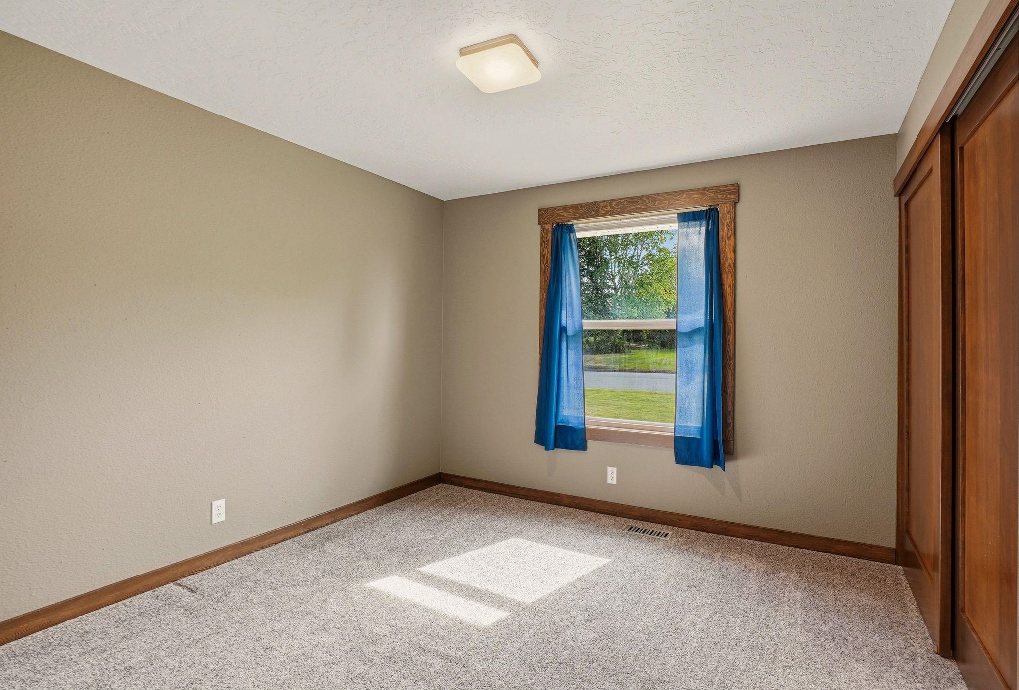 209 N Wright Blvd - Photo 24