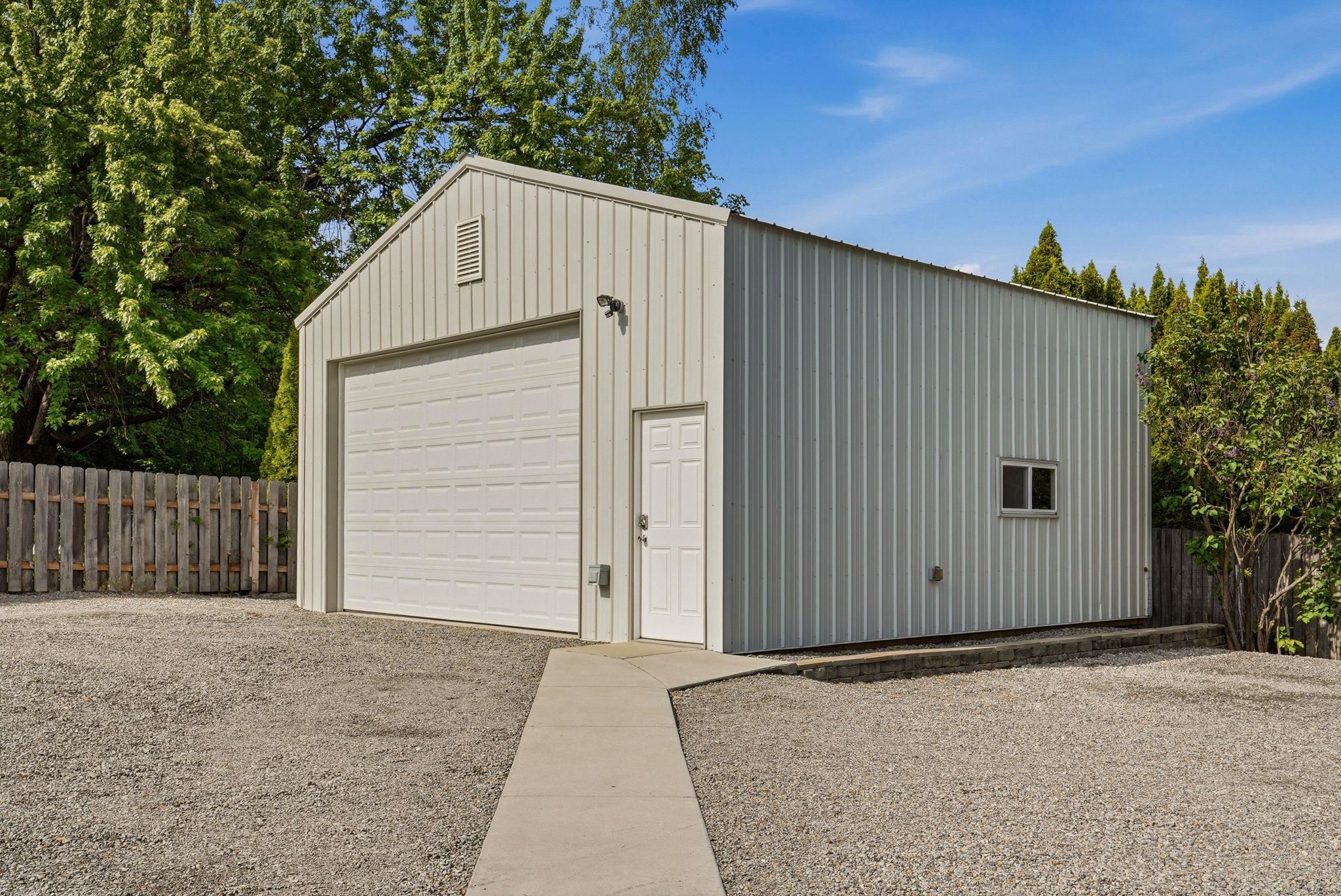 209 N Wright Blvd - Photo 4