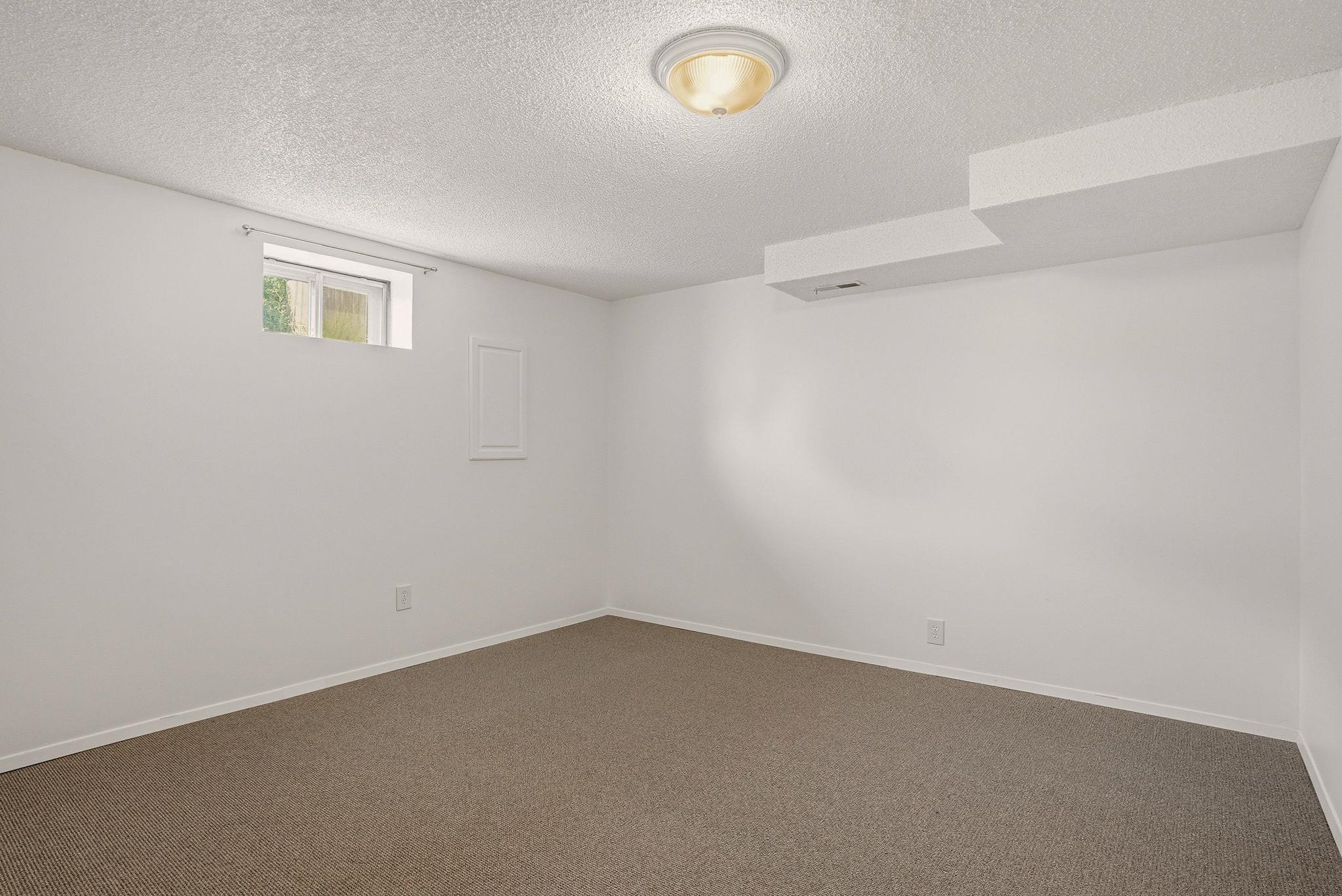 209 N Wright Blvd - Photo 31