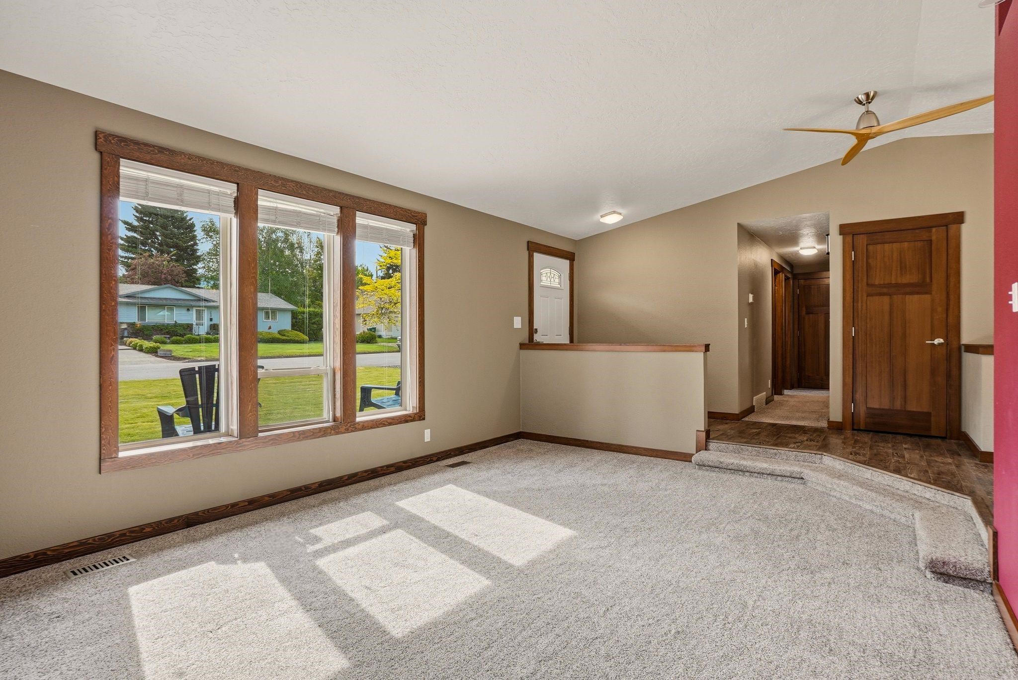 209 N Wright Blvd - Photo 8