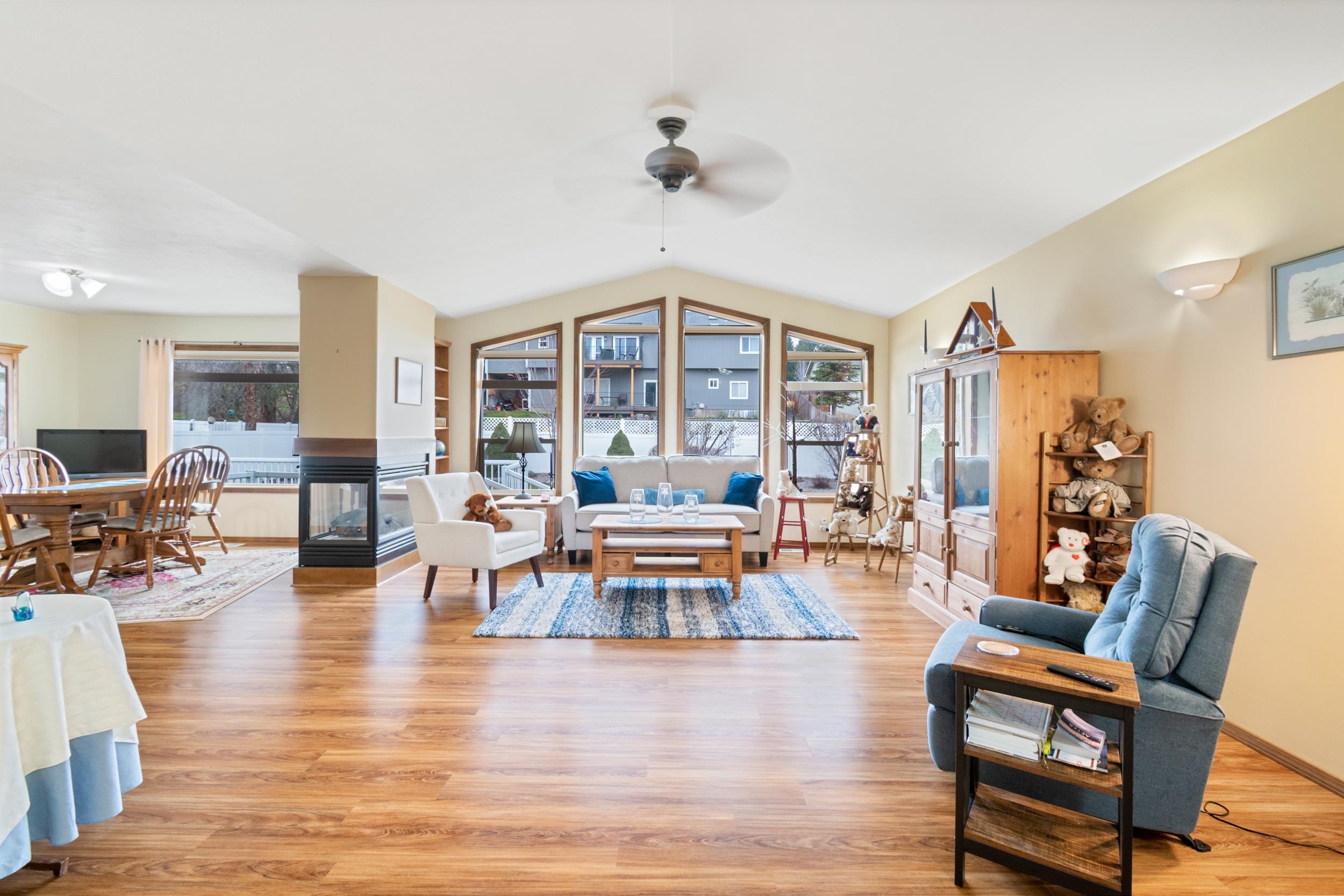 801 E Huron Dr - Photo 5