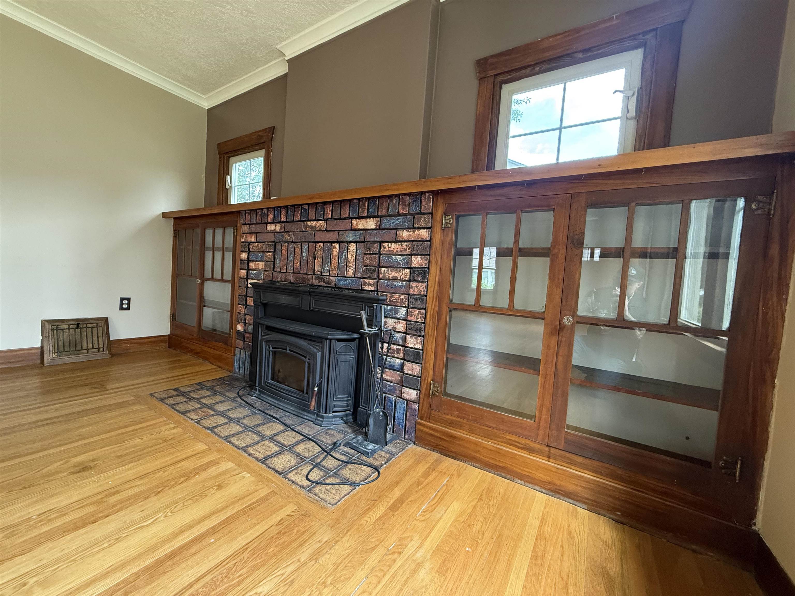 321 E 28th Ave - Photo 2