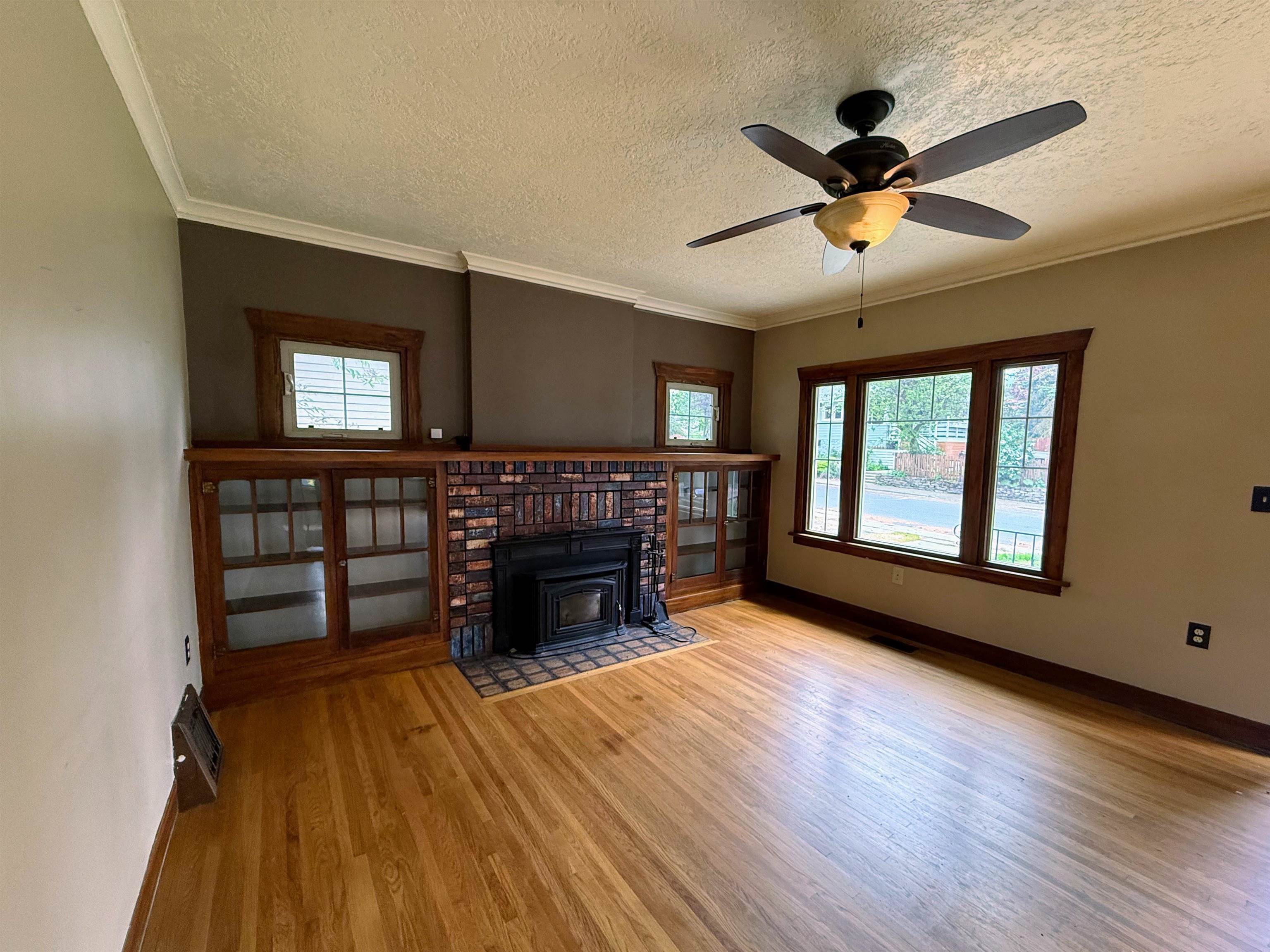 321 E 28th Ave - Photo 3