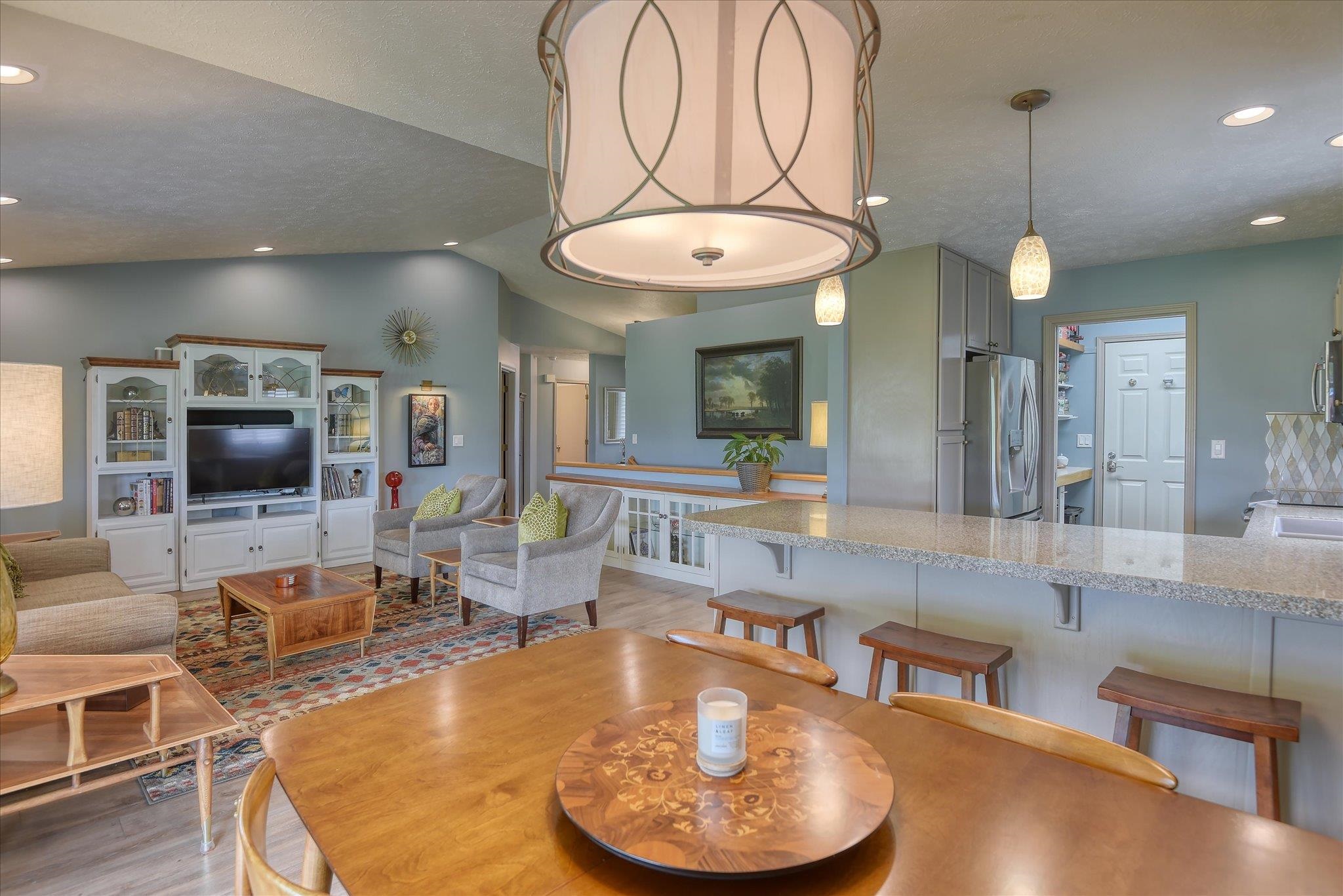 311 S Calvin Ln - Photo 3