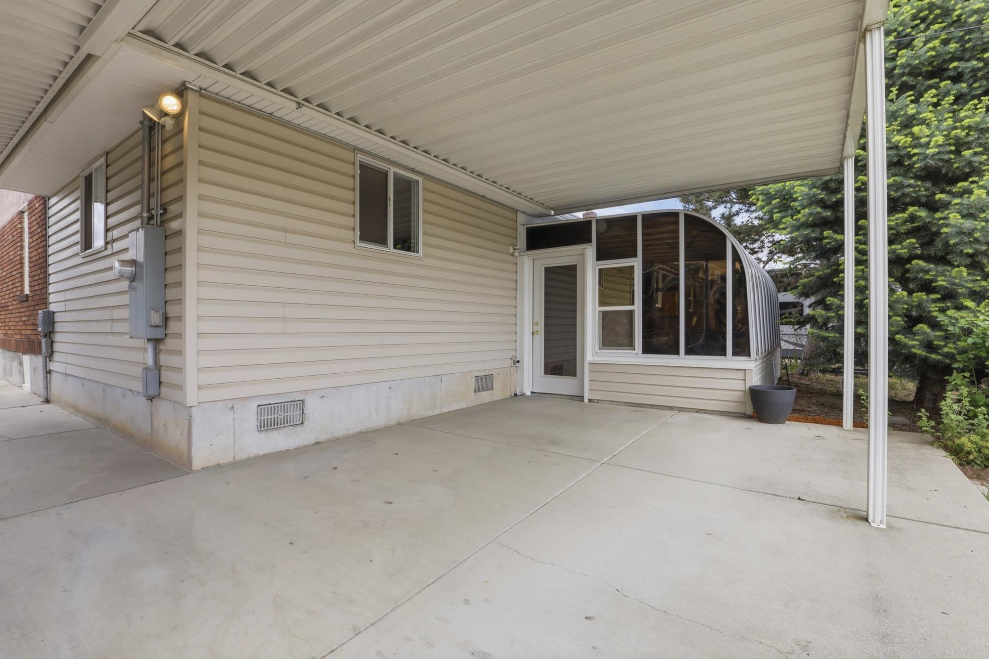 614 E Glass Ave - Photo 25