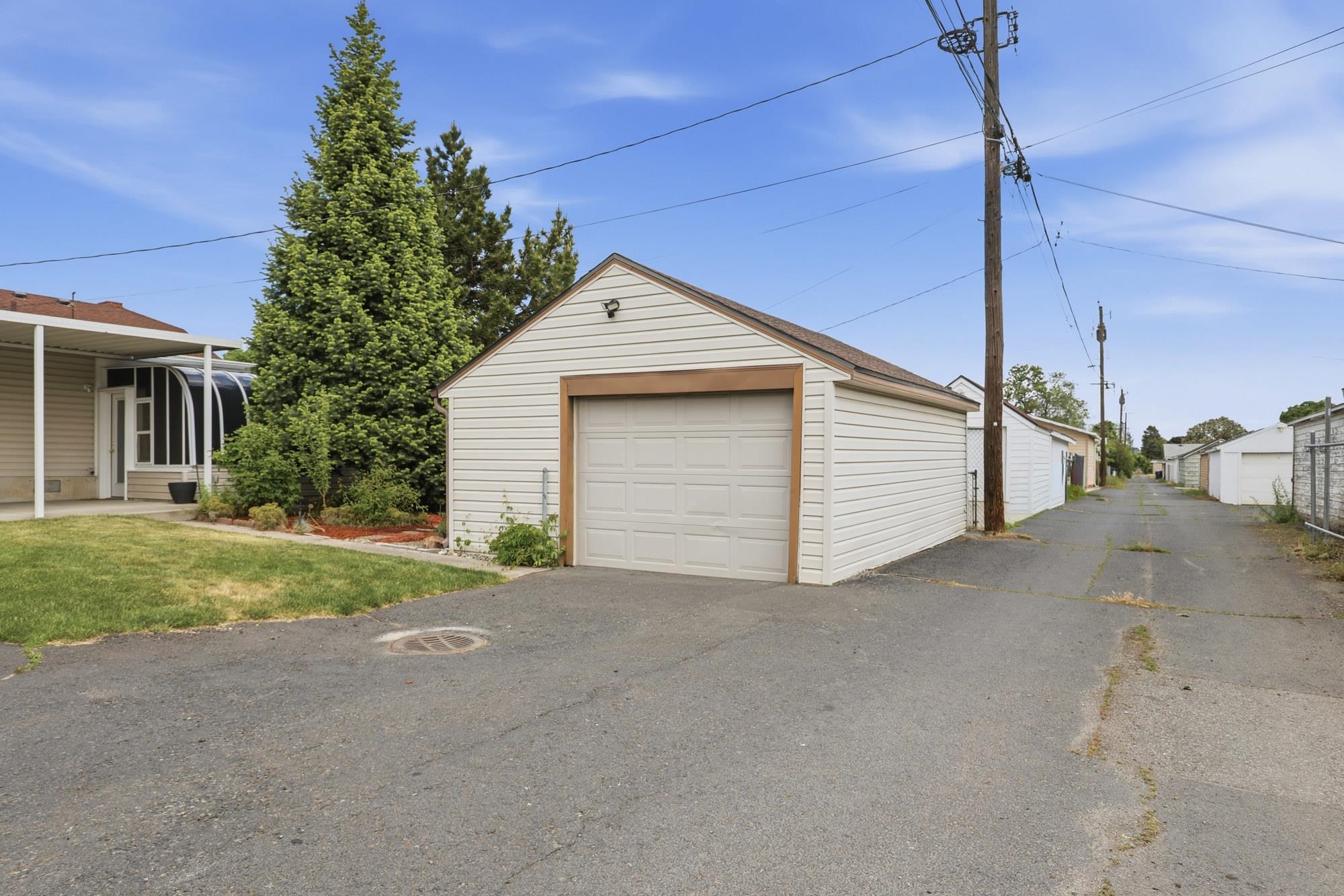 614 E Glass Ave - Photo 29