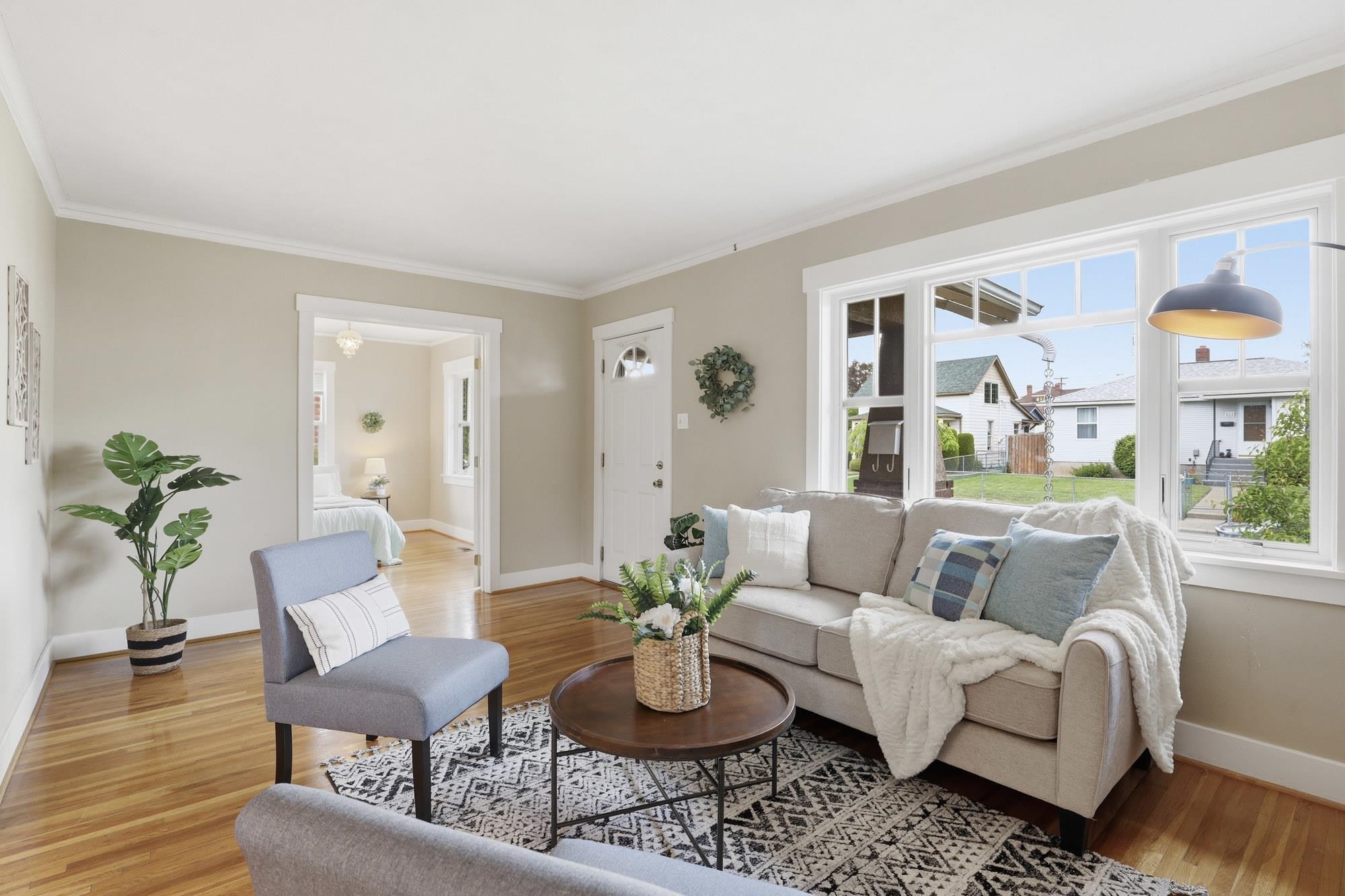 614 E Glass Ave - Photo 5