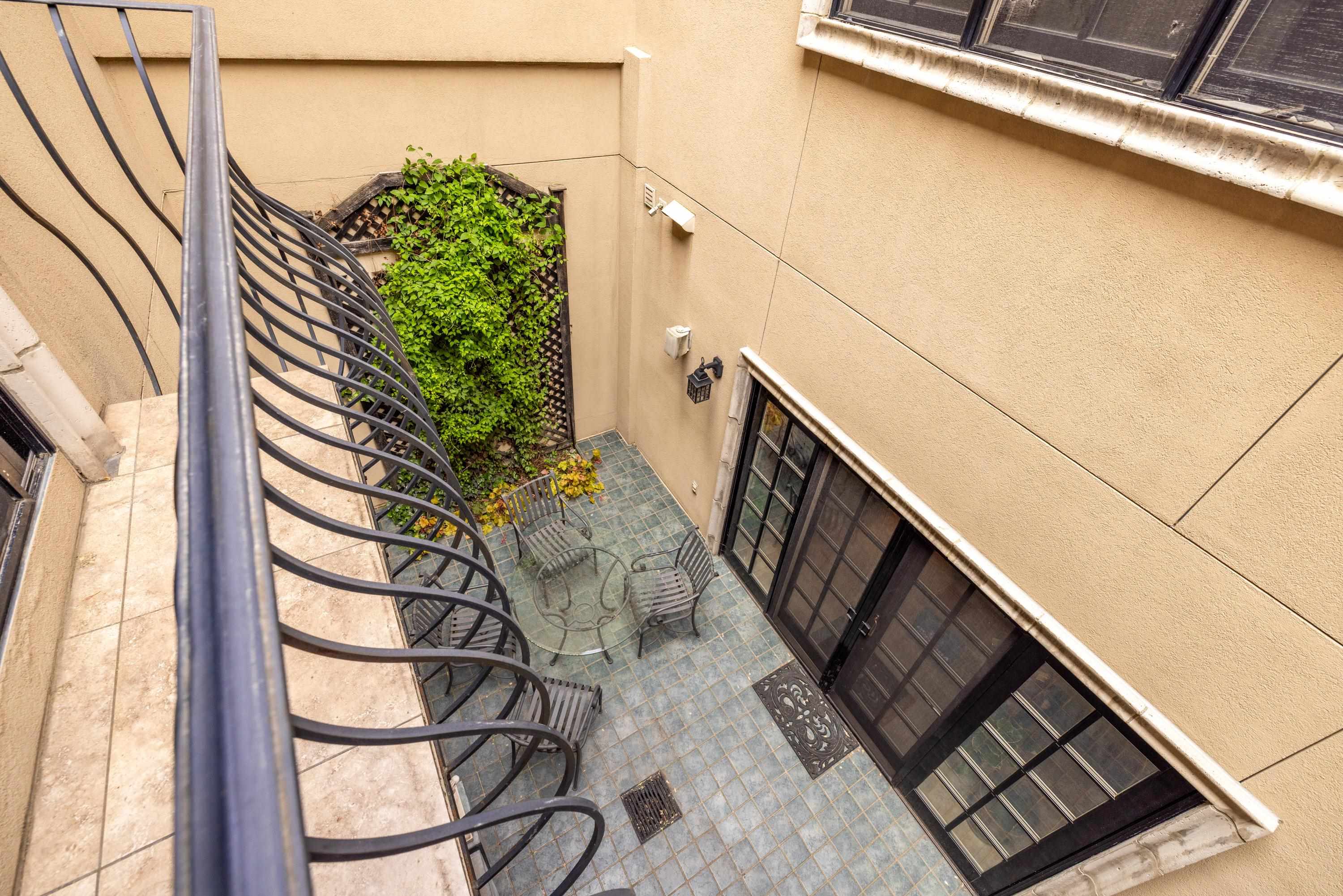 1223 W Riverside Ave - Photo 33