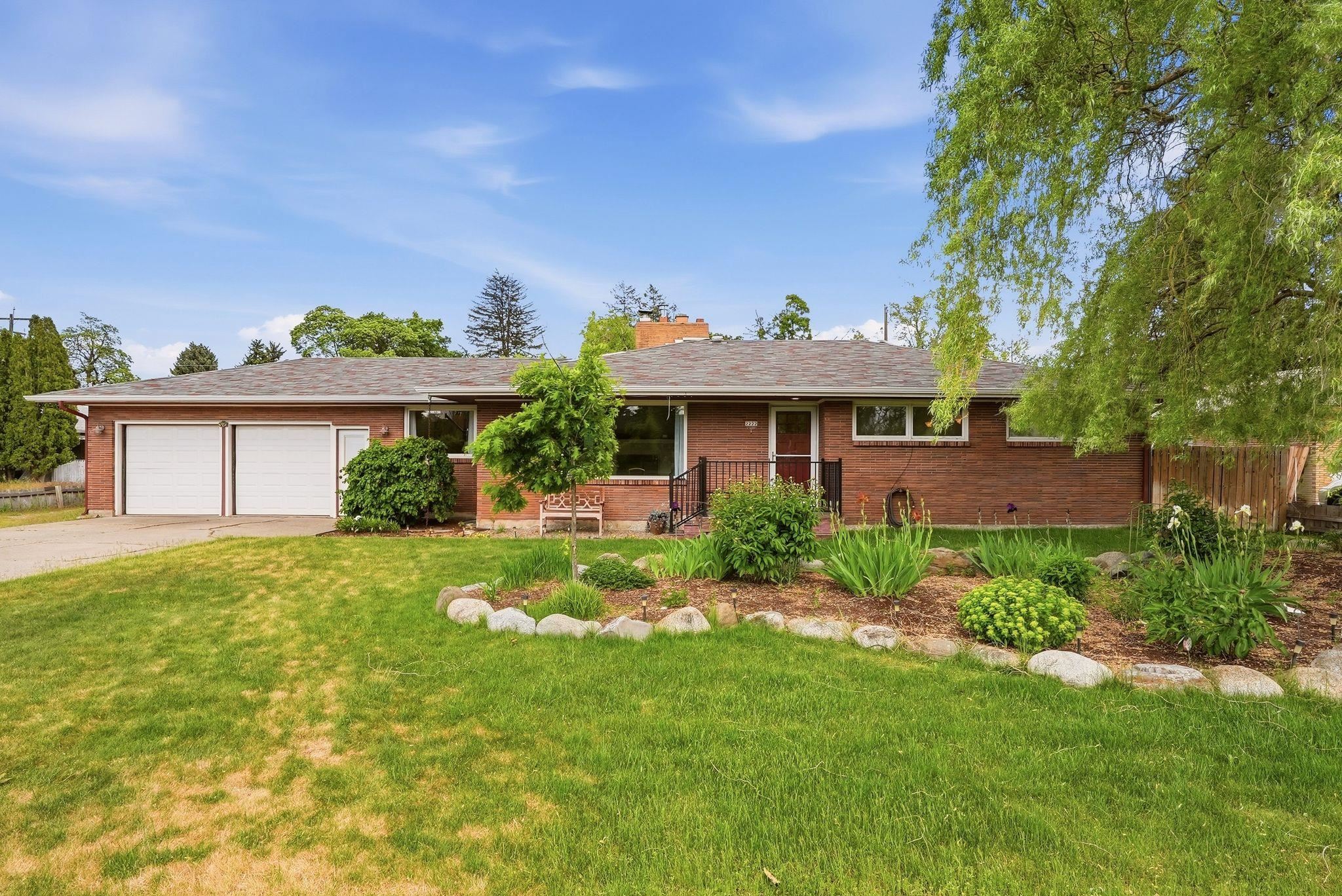 2222 N Dora Rd - Photo 1