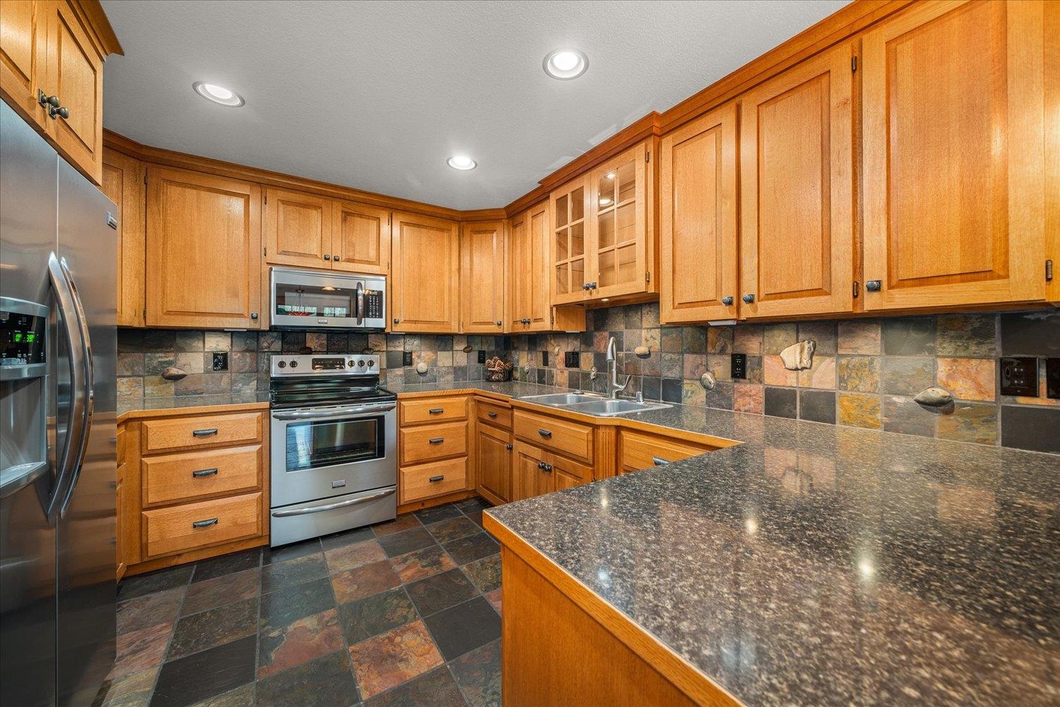 18319 E Riverway Ave - Photo 14
