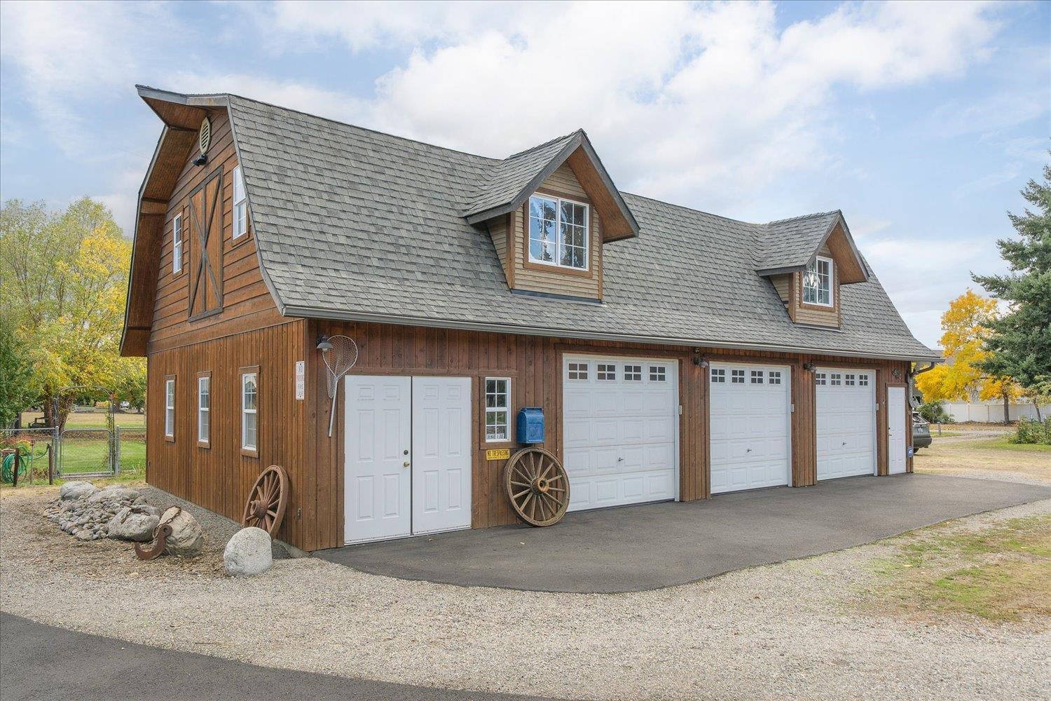 18319 E Riverway Ave - Photo 4