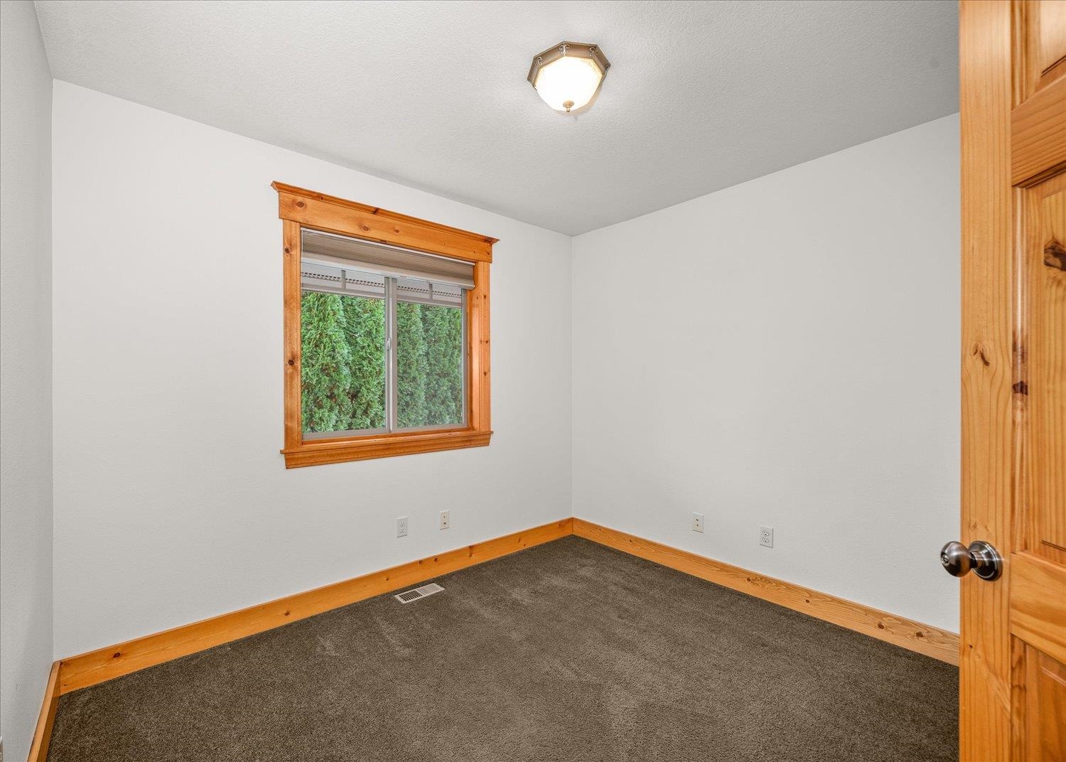 18319 E Riverway Ave - Photo 33