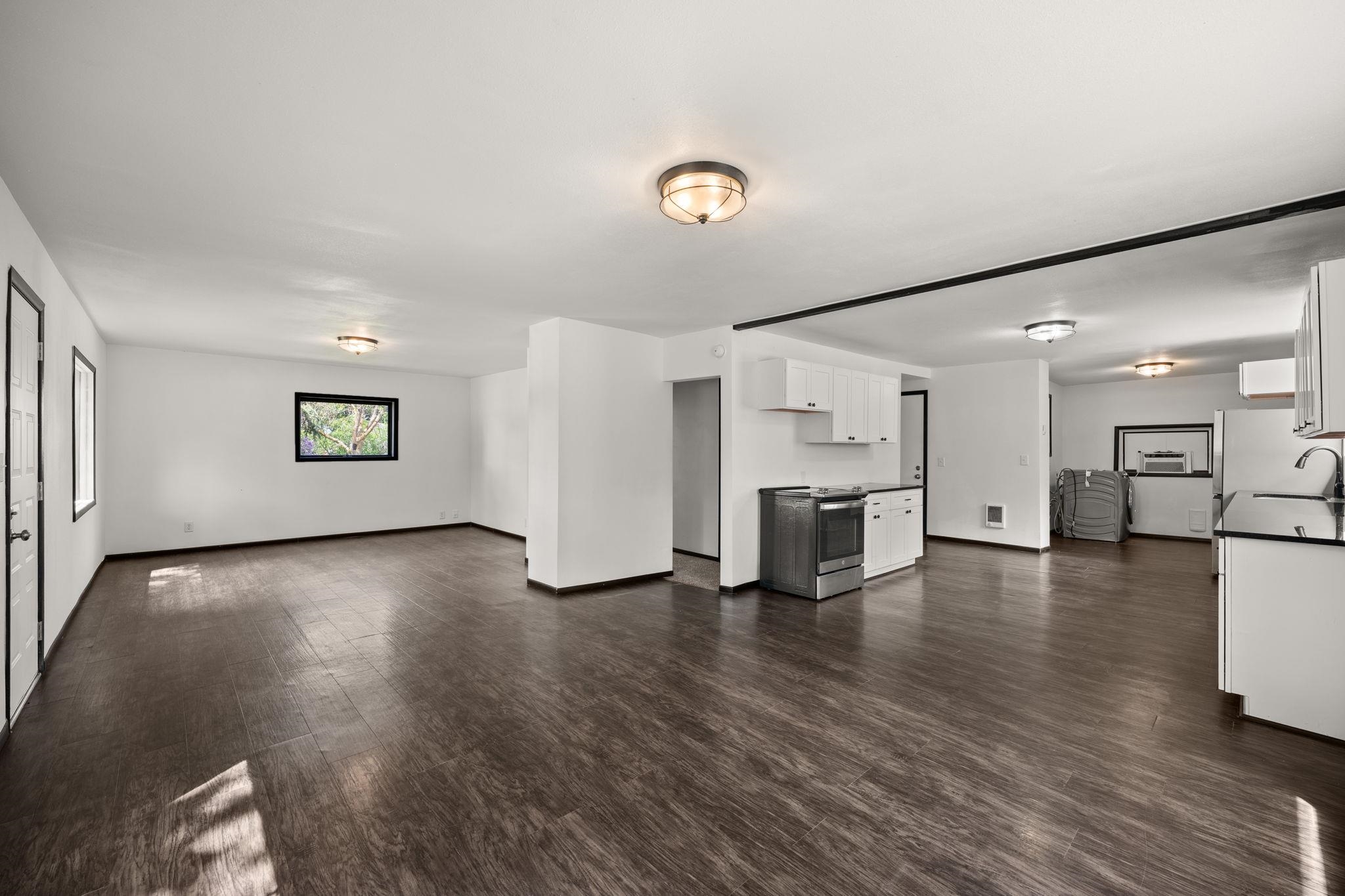 1116 Park St - Photo 2