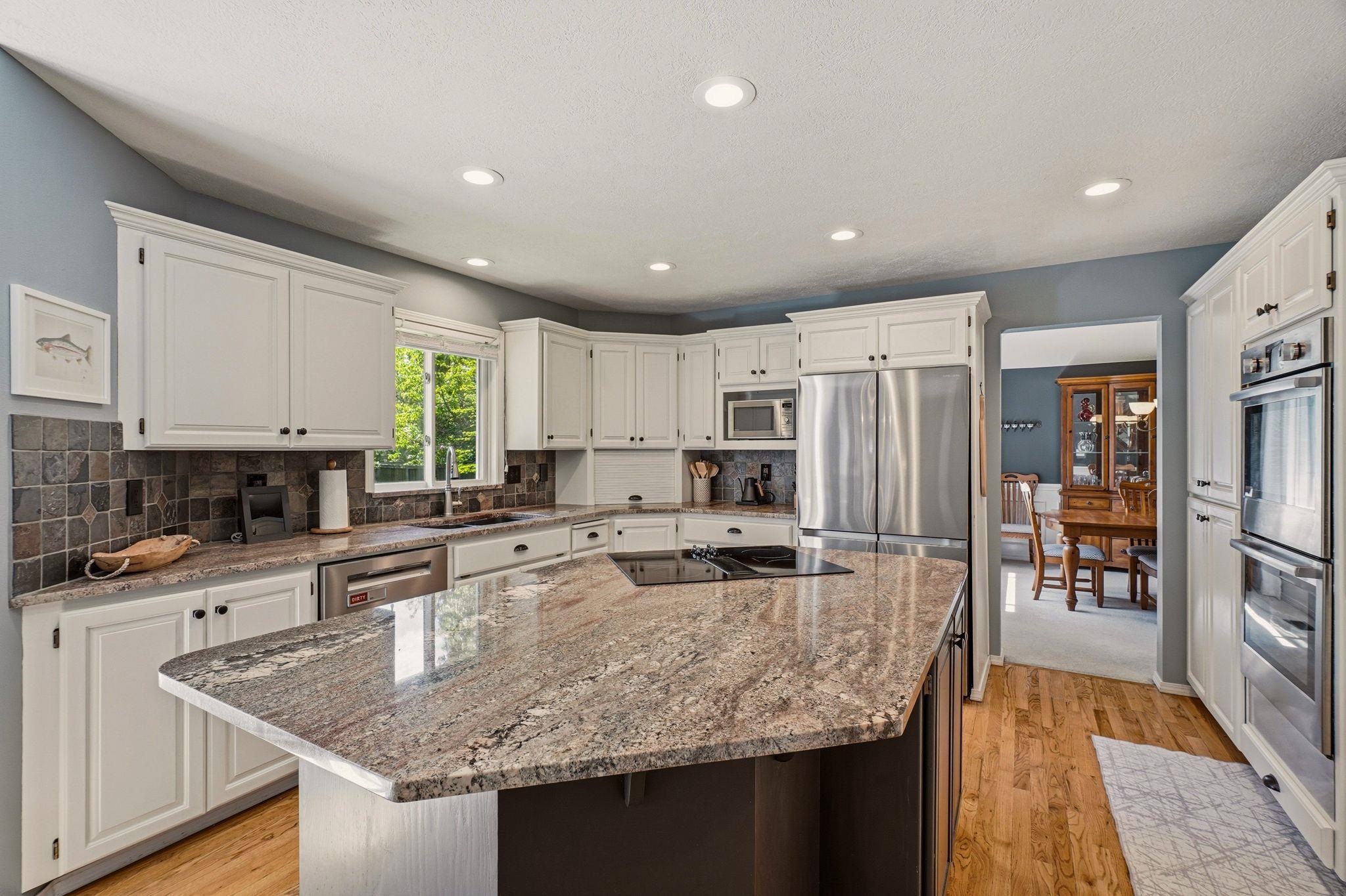 325 W Charlton Ave - Photo 18