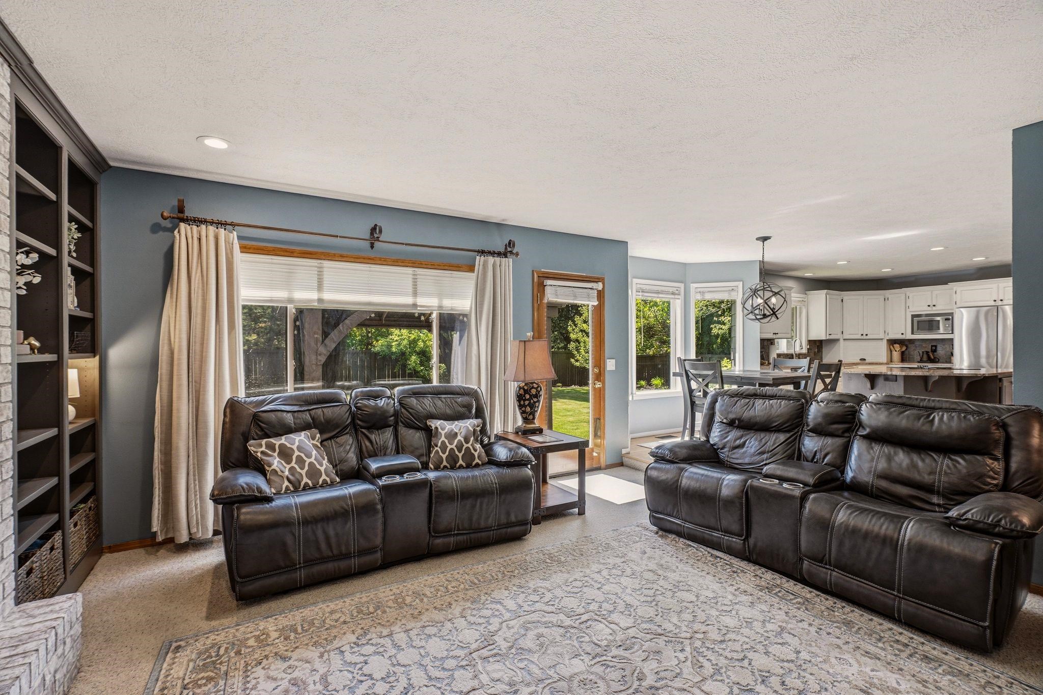 325 W Charlton Ave - Photo 9