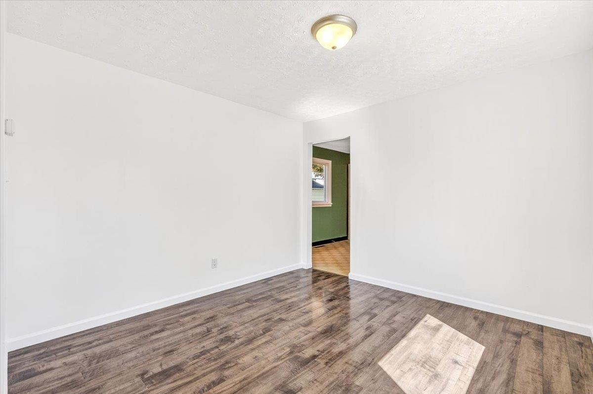 2117 E Rowan Ave - Photo 12