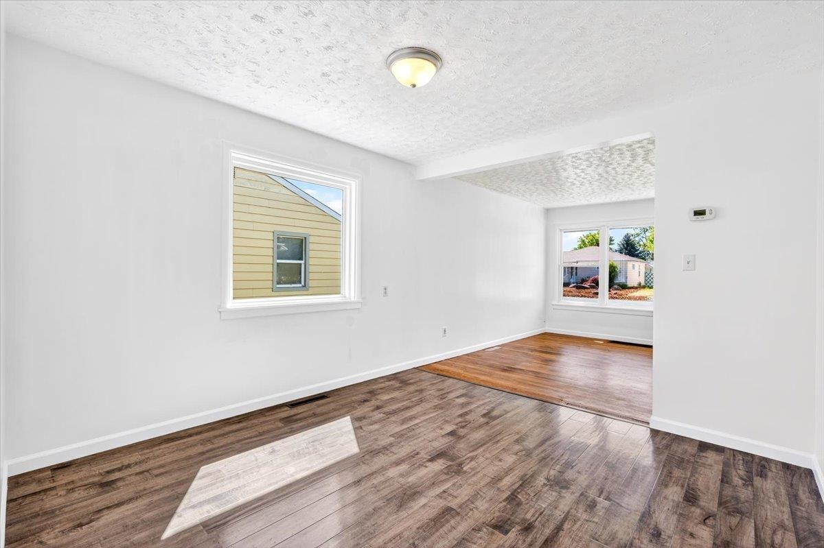 2117 E Rowan Ave - Photo 13
