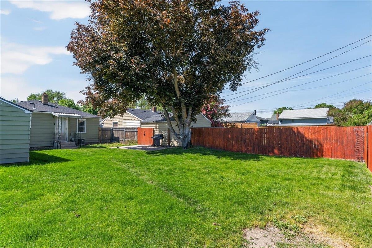 2117 E Rowan Ave - Photo 37