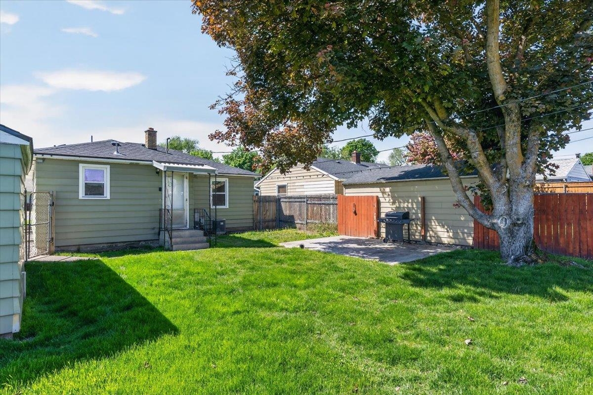 2117 E Rowan Ave - Photo 38