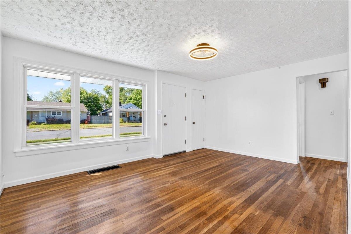 2117 E Rowan Ave - Photo 7