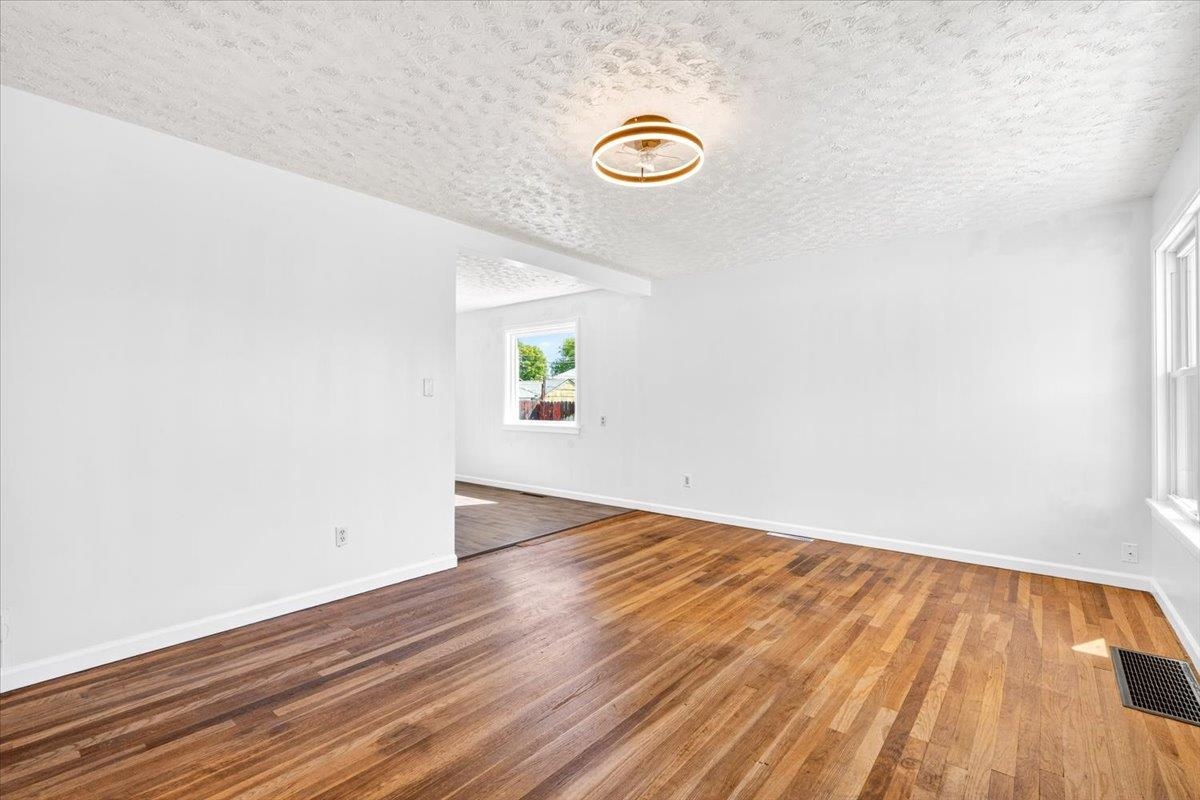 2117 E Rowan Ave - Photo 8