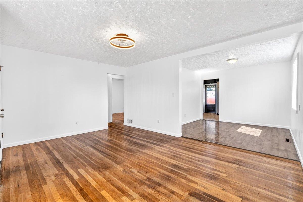 2117 E Rowan Ave - Photo 10