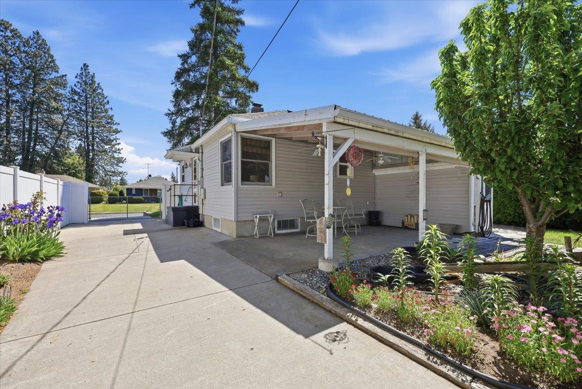 4023 N Hawthorne St - Photo 16