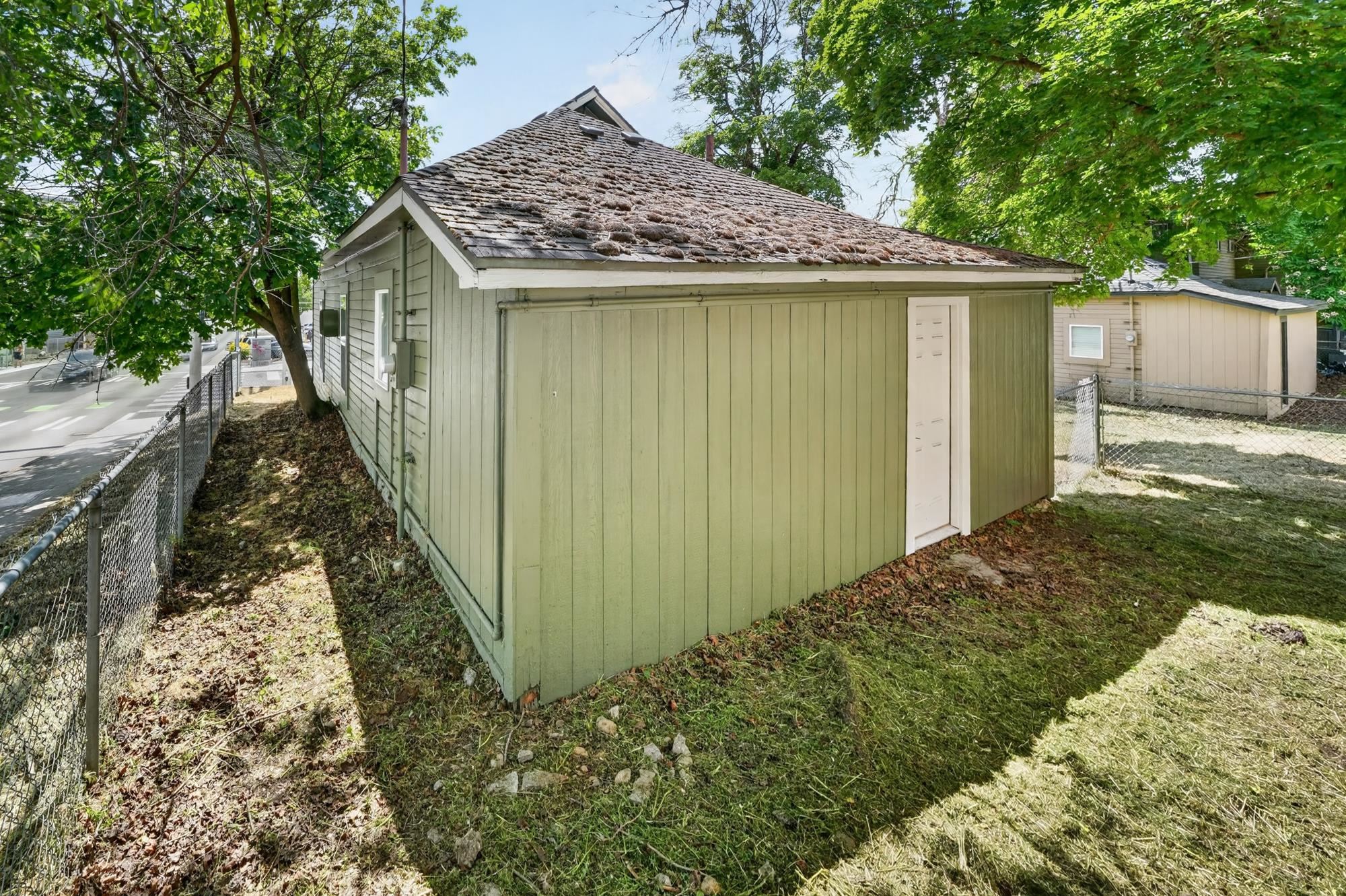 1604 W Maxwell Ave - Photo 33