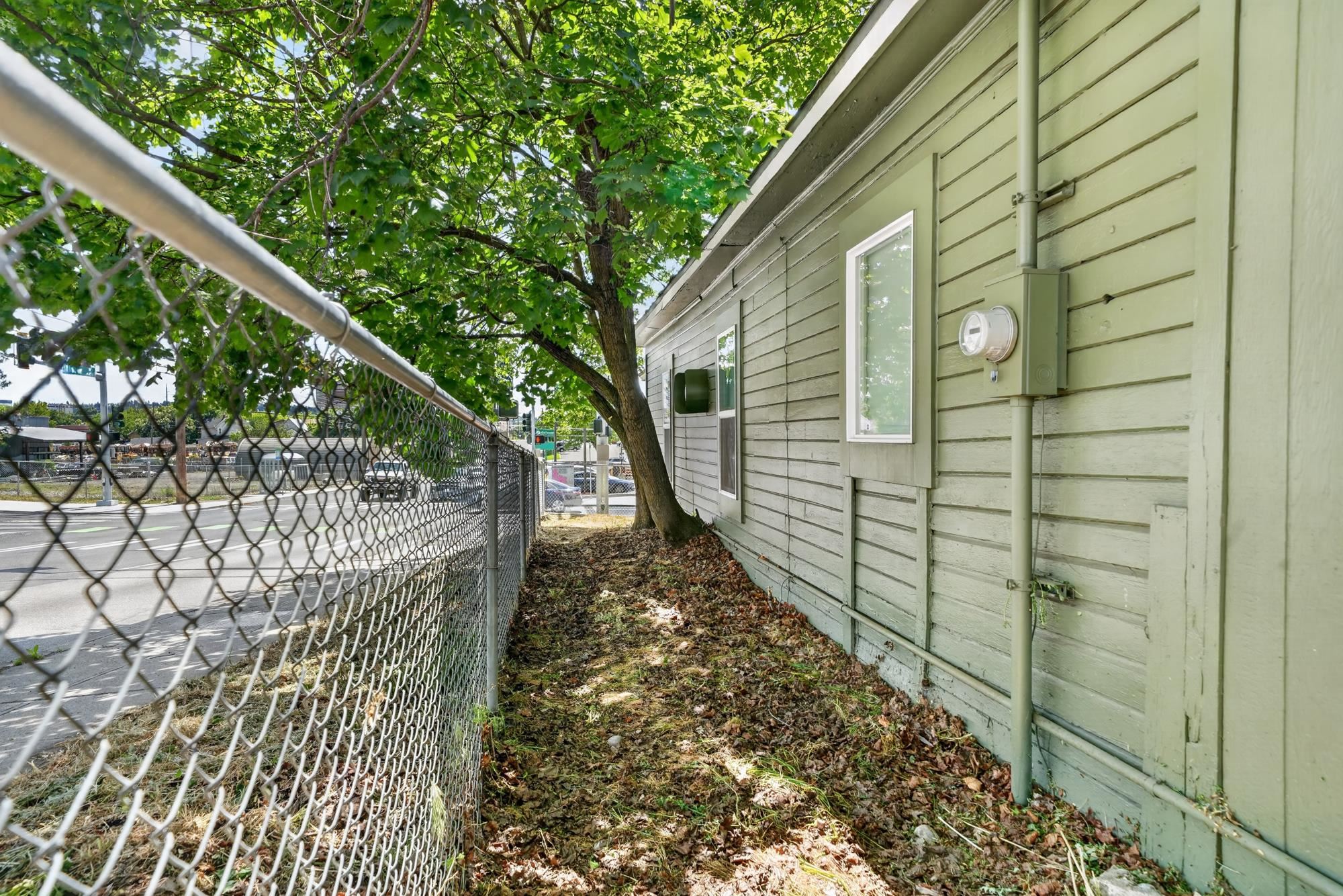 1604 W Maxwell Ave - Photo 35