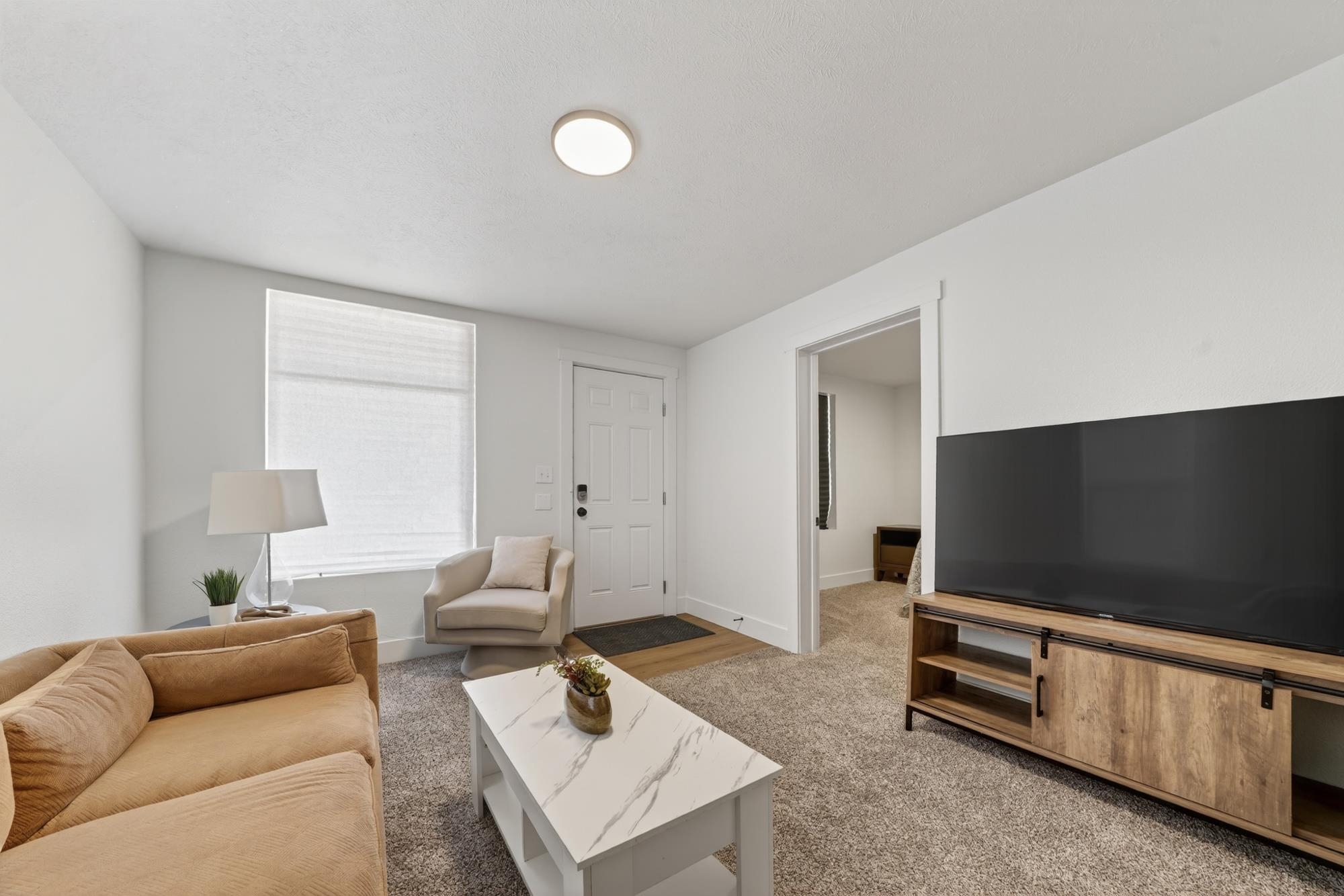 1608 W Maxwell Ave - Photo 3
