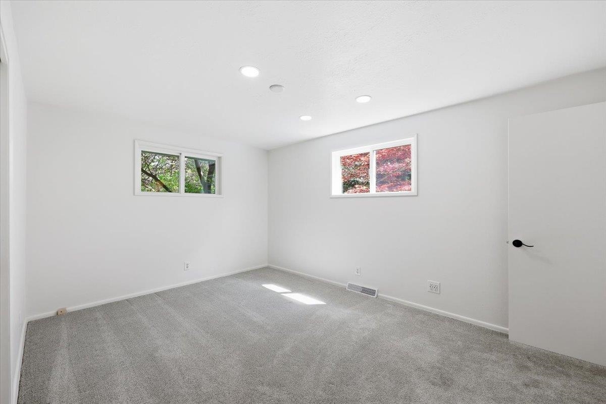 2428 E 39th Ave - Photo 11