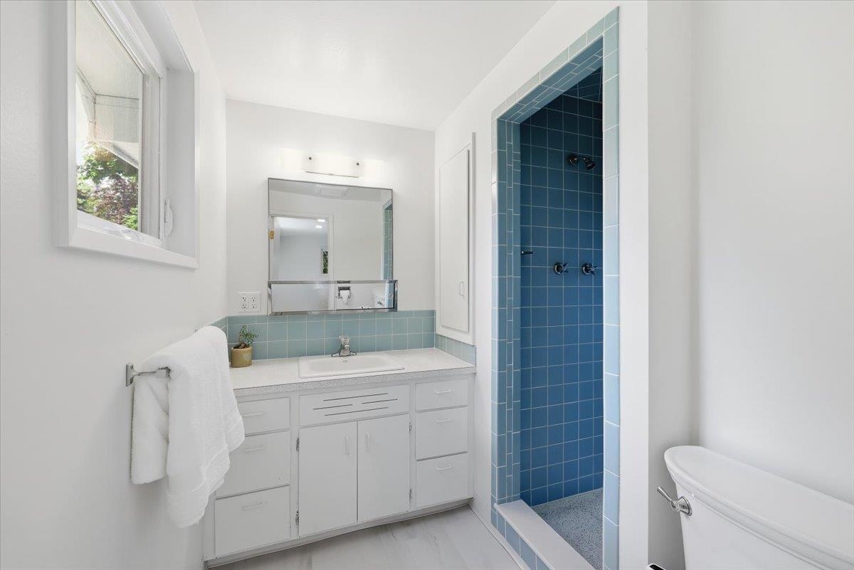 2428 E 39th Ave - Photo 13