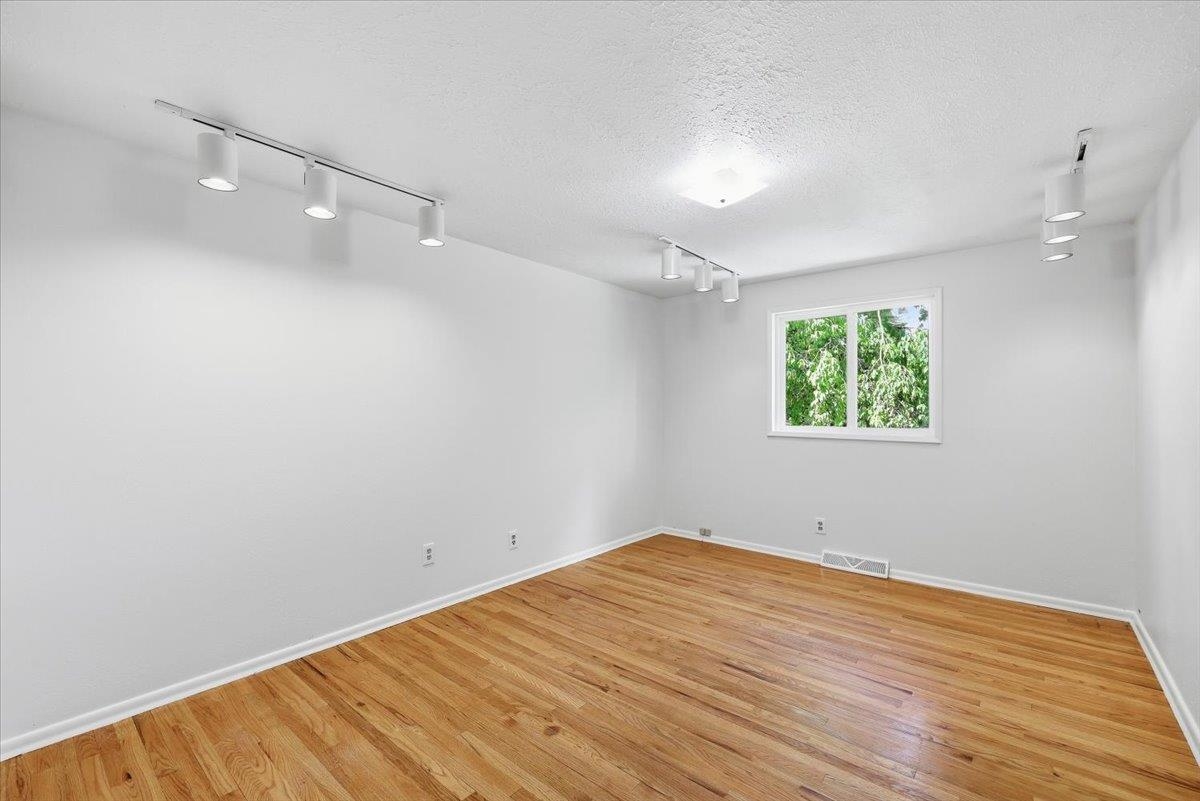 2428 E 39th Ave - Photo 14
