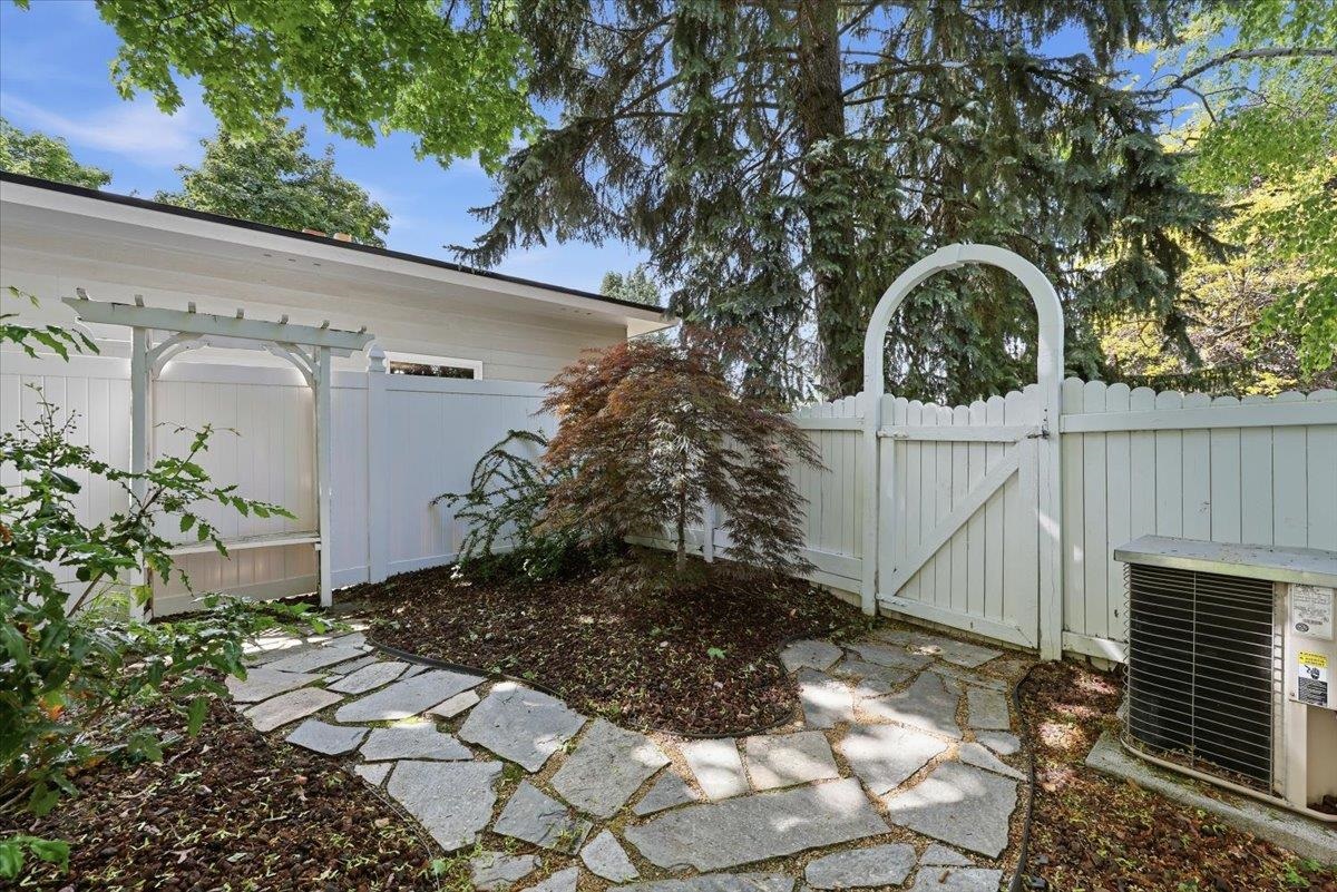 2428 E 39th Ave - Photo 31