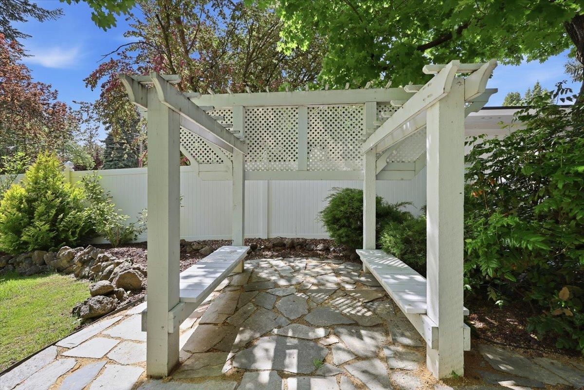 2428 E 39th Ave - Photo 32
