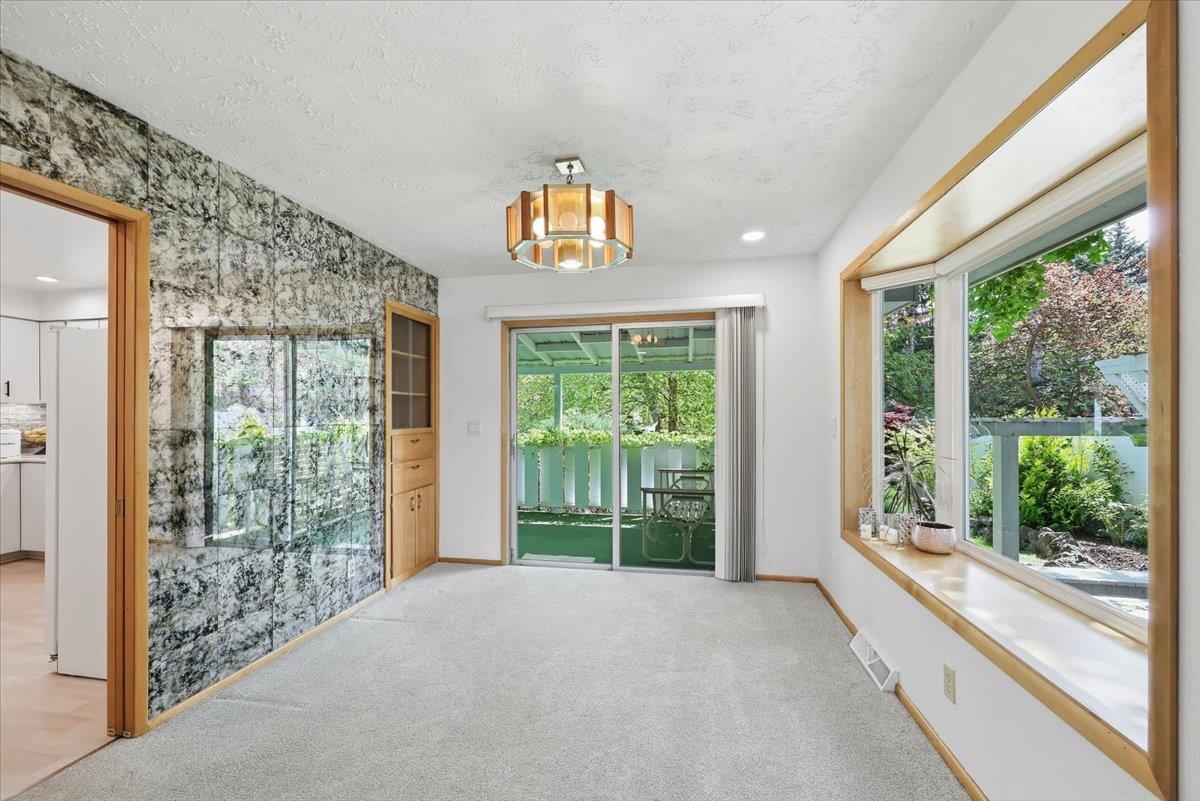 2428 E 39th Ave - Photo 5