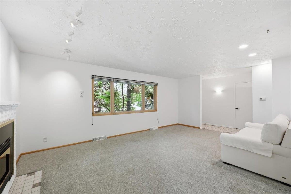 2428 E 39th Ave - Photo 10