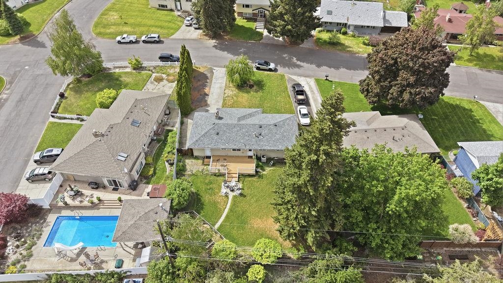 8312 N JEFFERSON Dr - Photo 42
