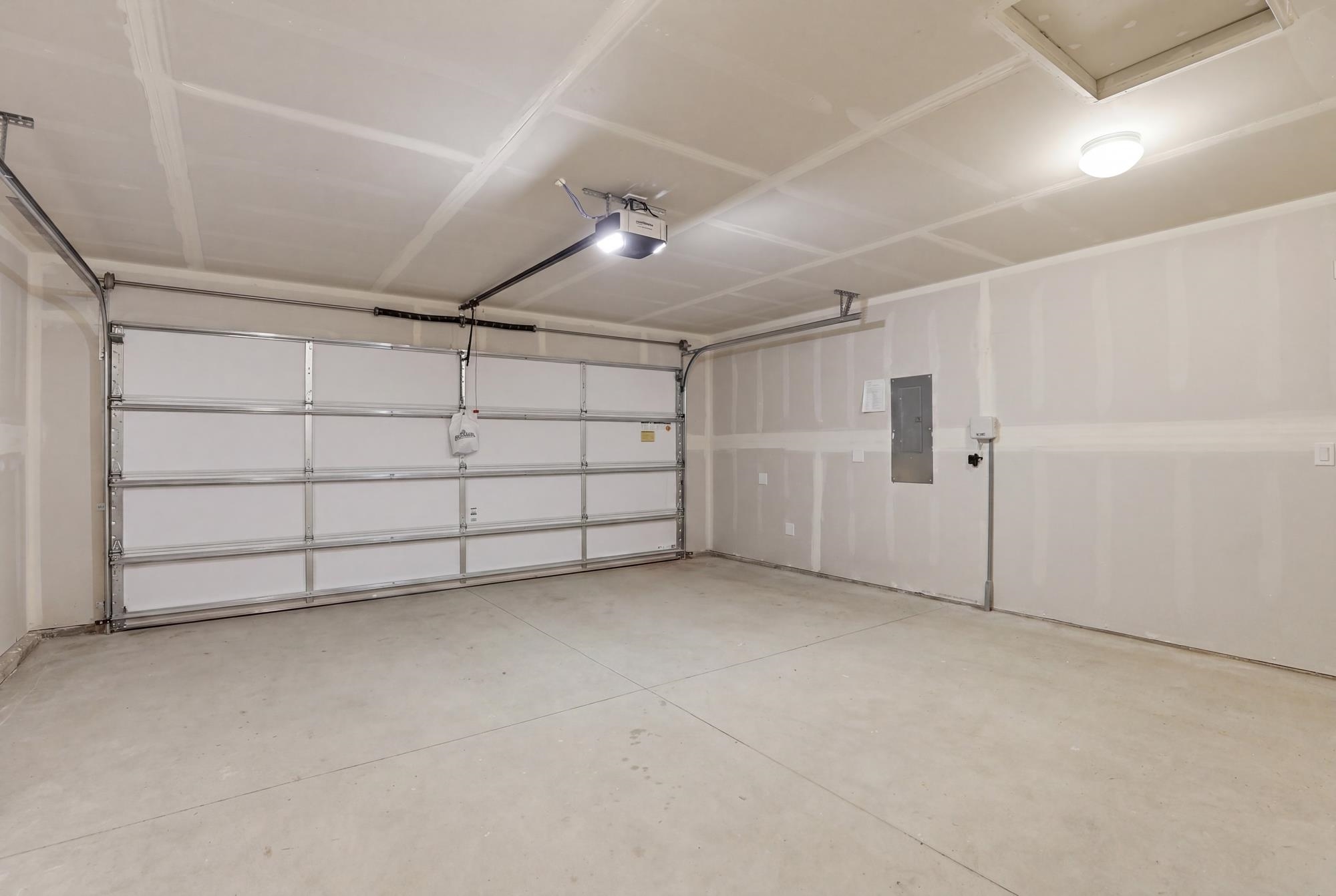 1211 N Layton Ave - Photo 22