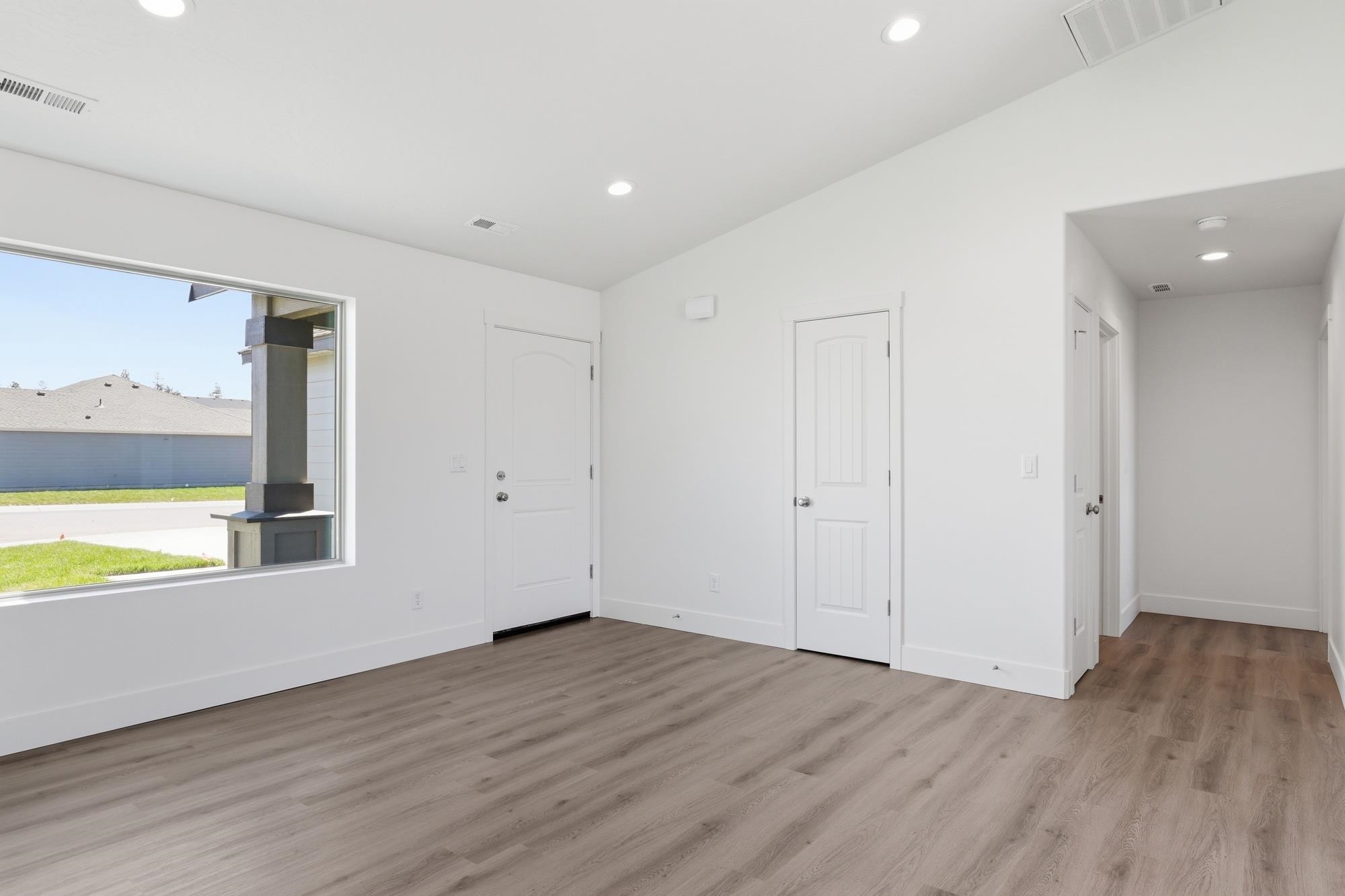 1211 N Layton Ave - Photo 6