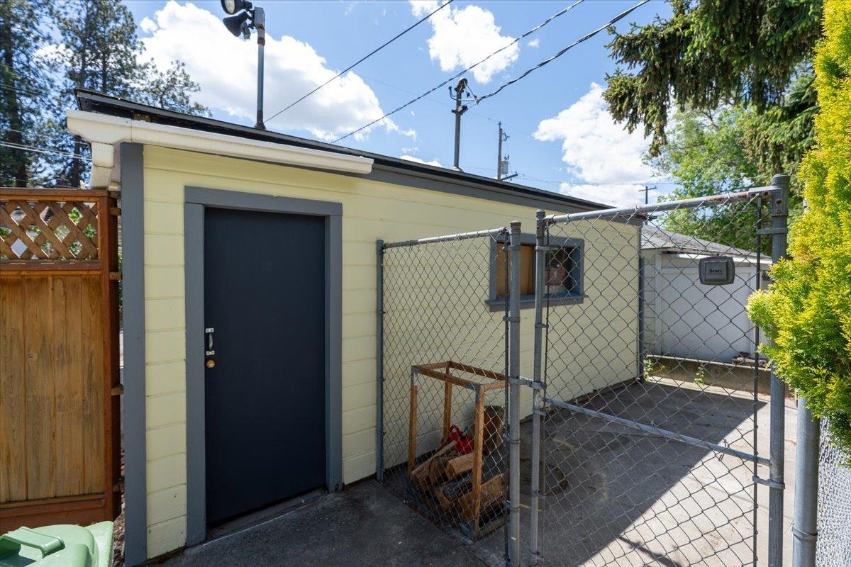 1411 W Glass Ave - Photo 41