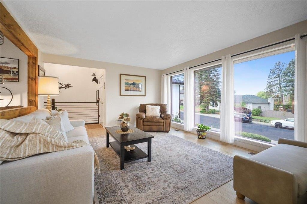 2107 S Scenic Blvd - Photo 4