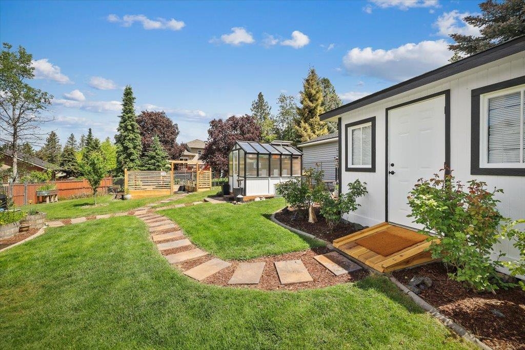 2107 S Scenic Blvd - Photo 46